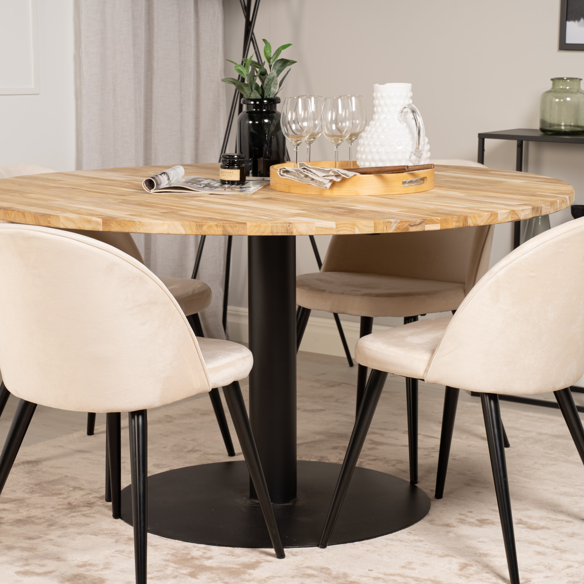 Spisegruppe Venture Home Cirebon med 4 Velvet Stoler