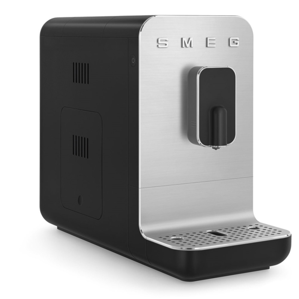 Espressomaskin Smeg BCC11BLMEU med Melkeskummer Svart