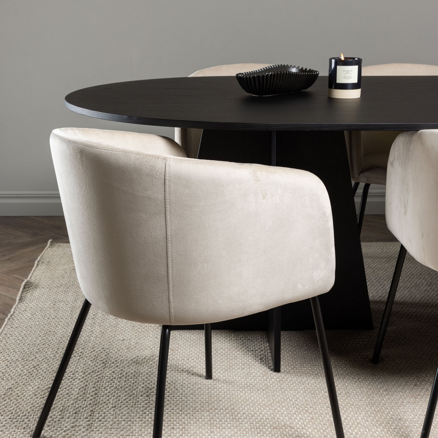 Spisegruppe Venture Home Bootcut Oval med 6 Berit Stoler