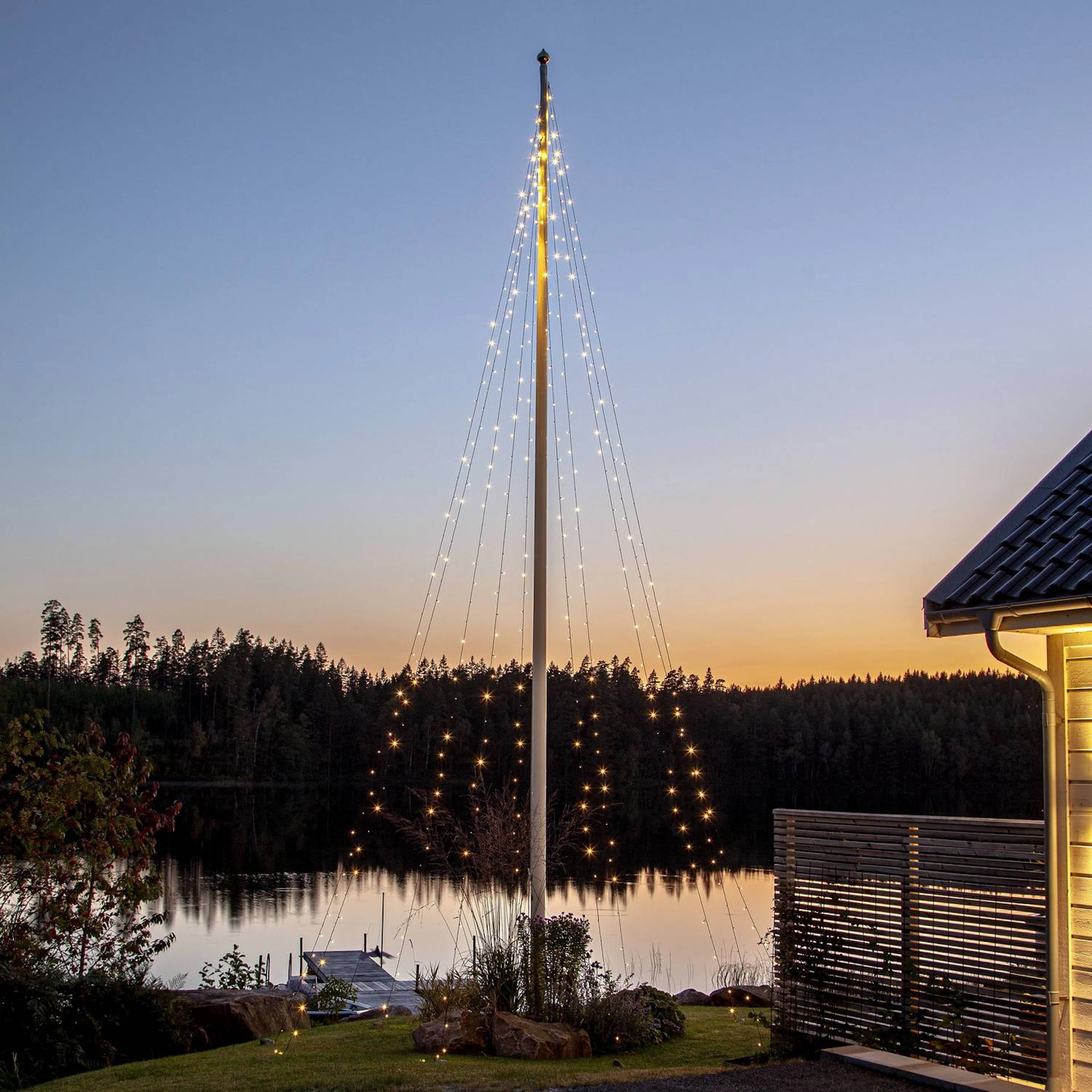 Flaggstangbelysning Star Trading Shiny LED-Lyslenke med 500 Varmhvite Lys 10 Meter