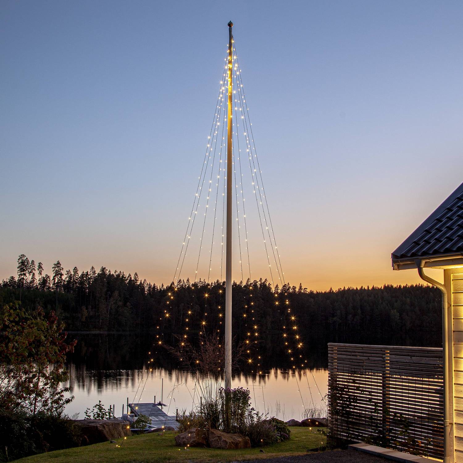 Flaggstangbelysning Star Trading Shiny LED-Lyslenke med 500 Varmhvite Lys 10 Meter