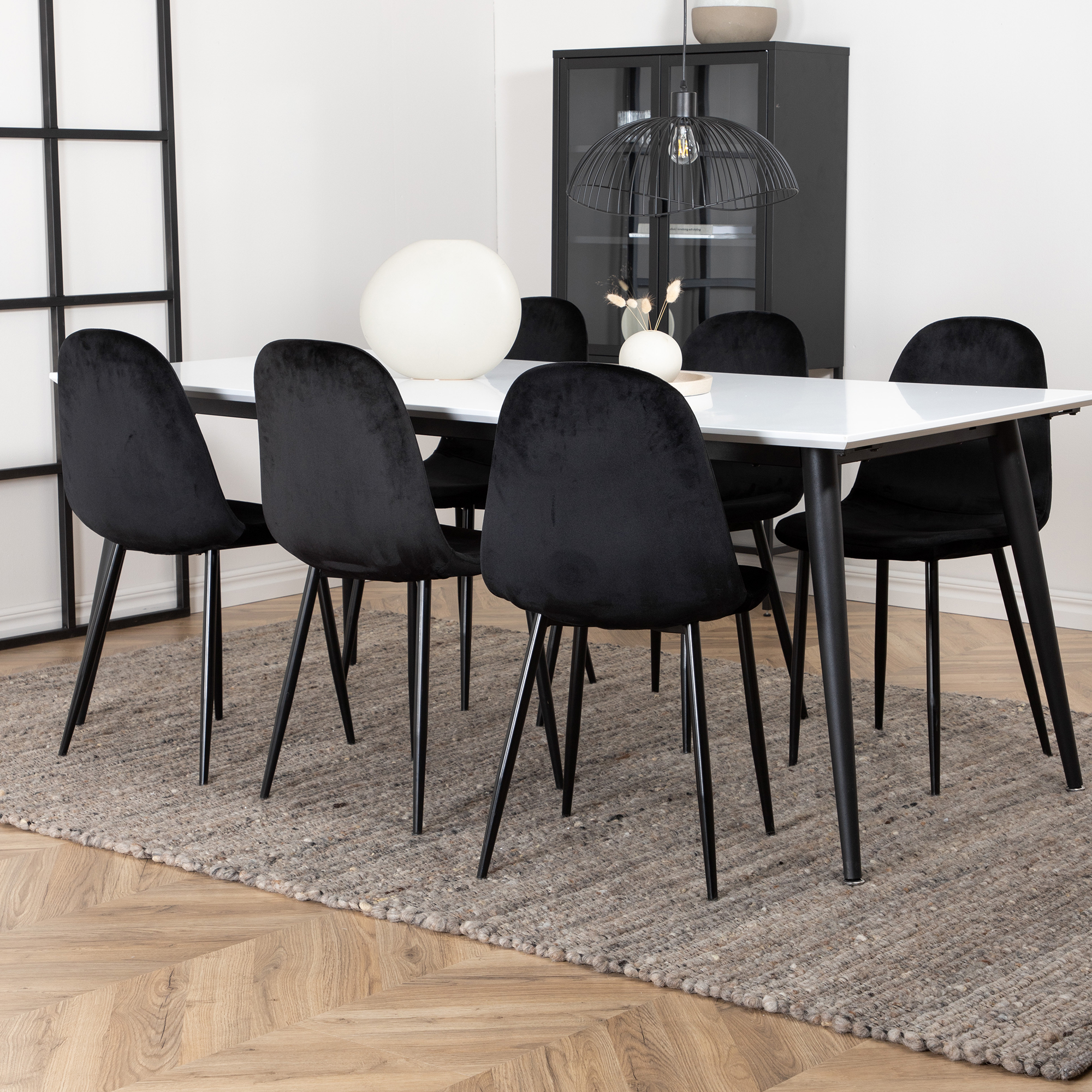 Spisegruppe Venture Home Jolie med 6 Pobbie Stoler Metall