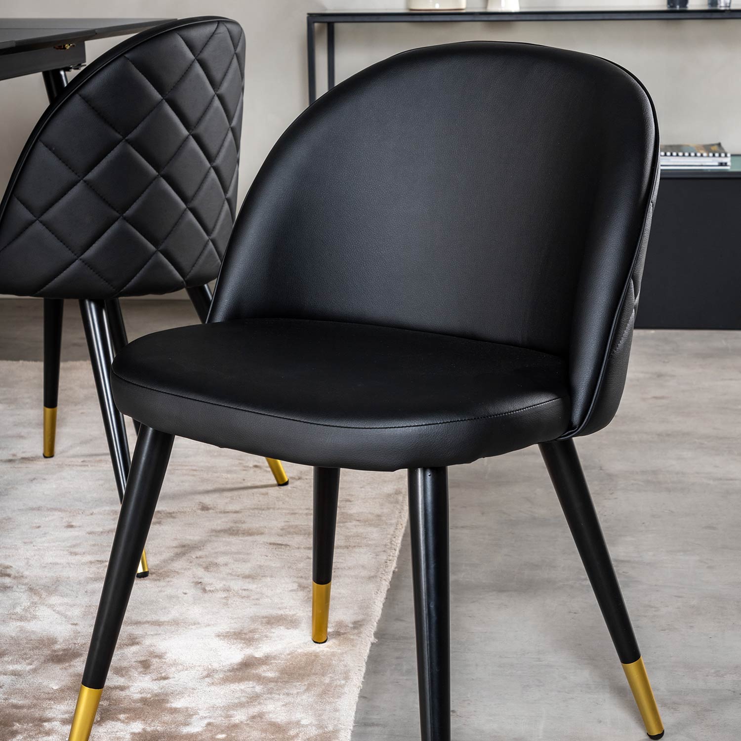 Spisegruppe Venture Home Silvia med Innleggsplate og 4 Valentina Stoler Kunstlær