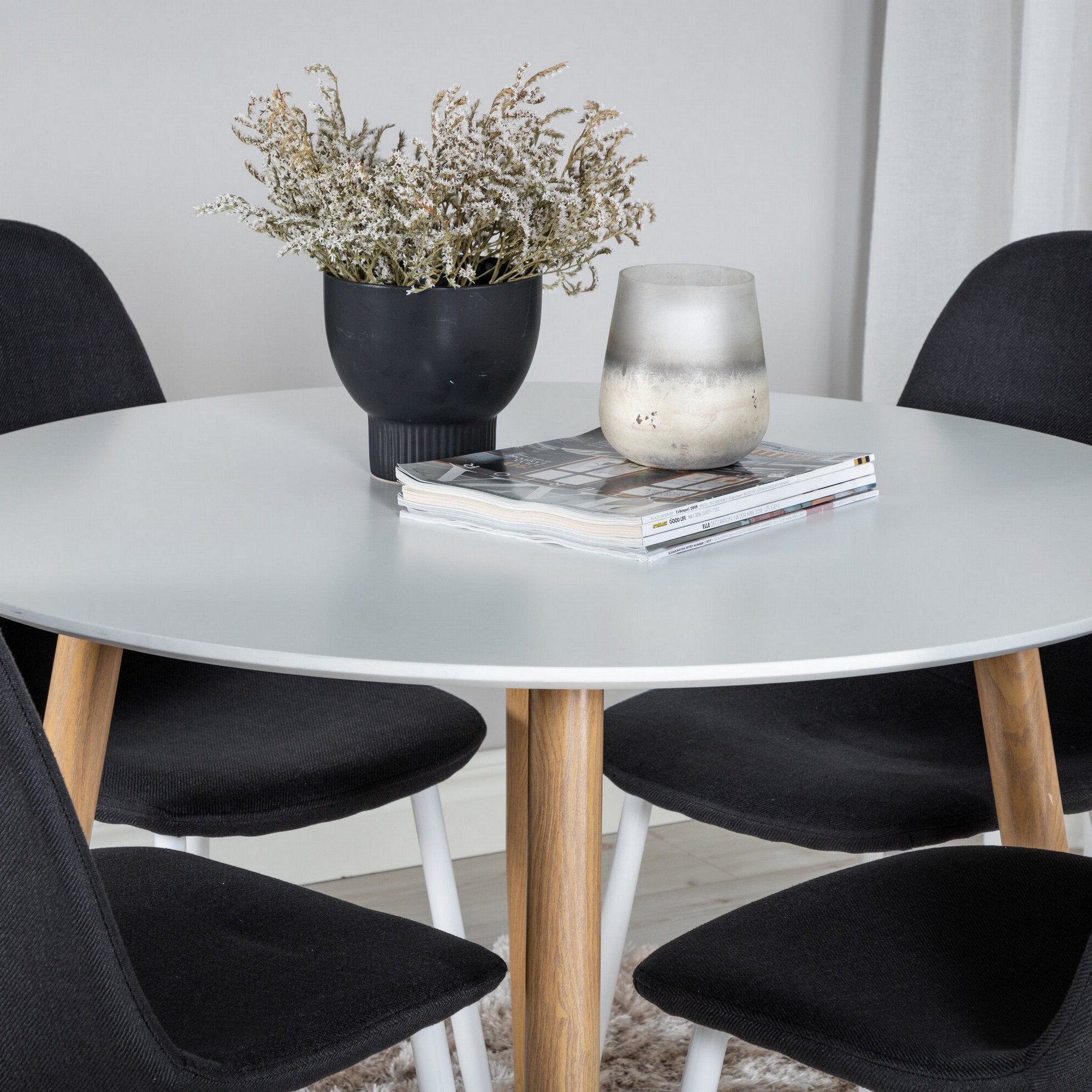 Spisegruppe Venture Home Plaza med 4stk Polar Stoler