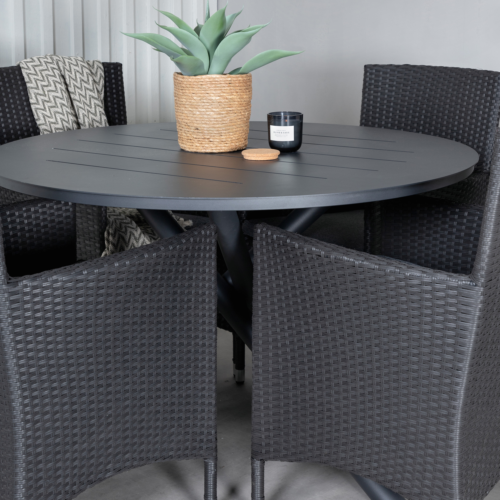Spisegruppe Venture Home Ande med 4 Moli Spisestoler