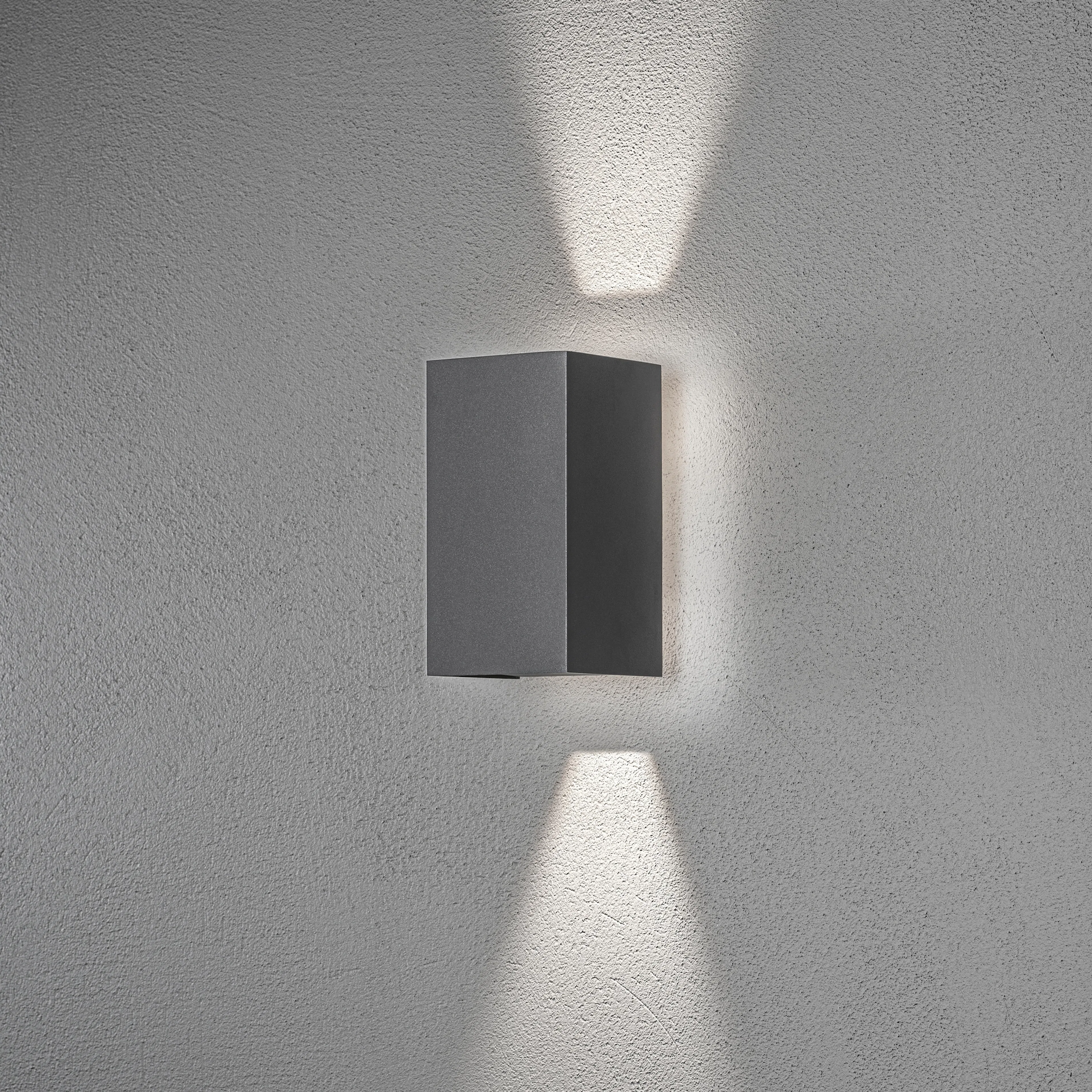 Vegglampe Gnosjö Konstsmide Cremona Opp/Ned/Bak 3X3W Høyeffekt LED