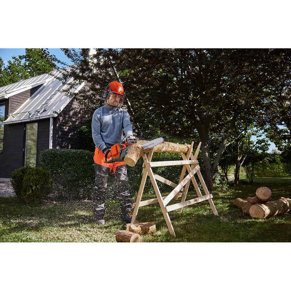 Motorsag Husqvarna 240i​ med Batteri og Lader