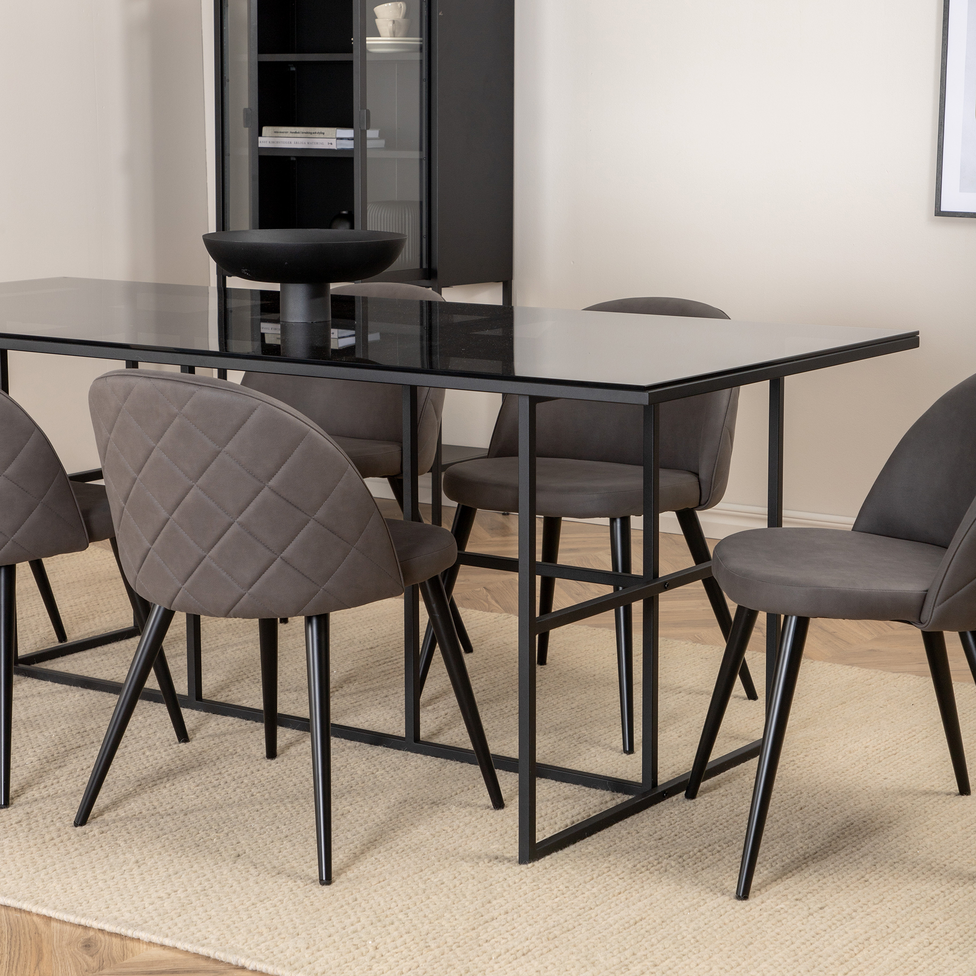 Spisegruppe Venture Home Lund med 6 Valentina Stitcthes Stoler