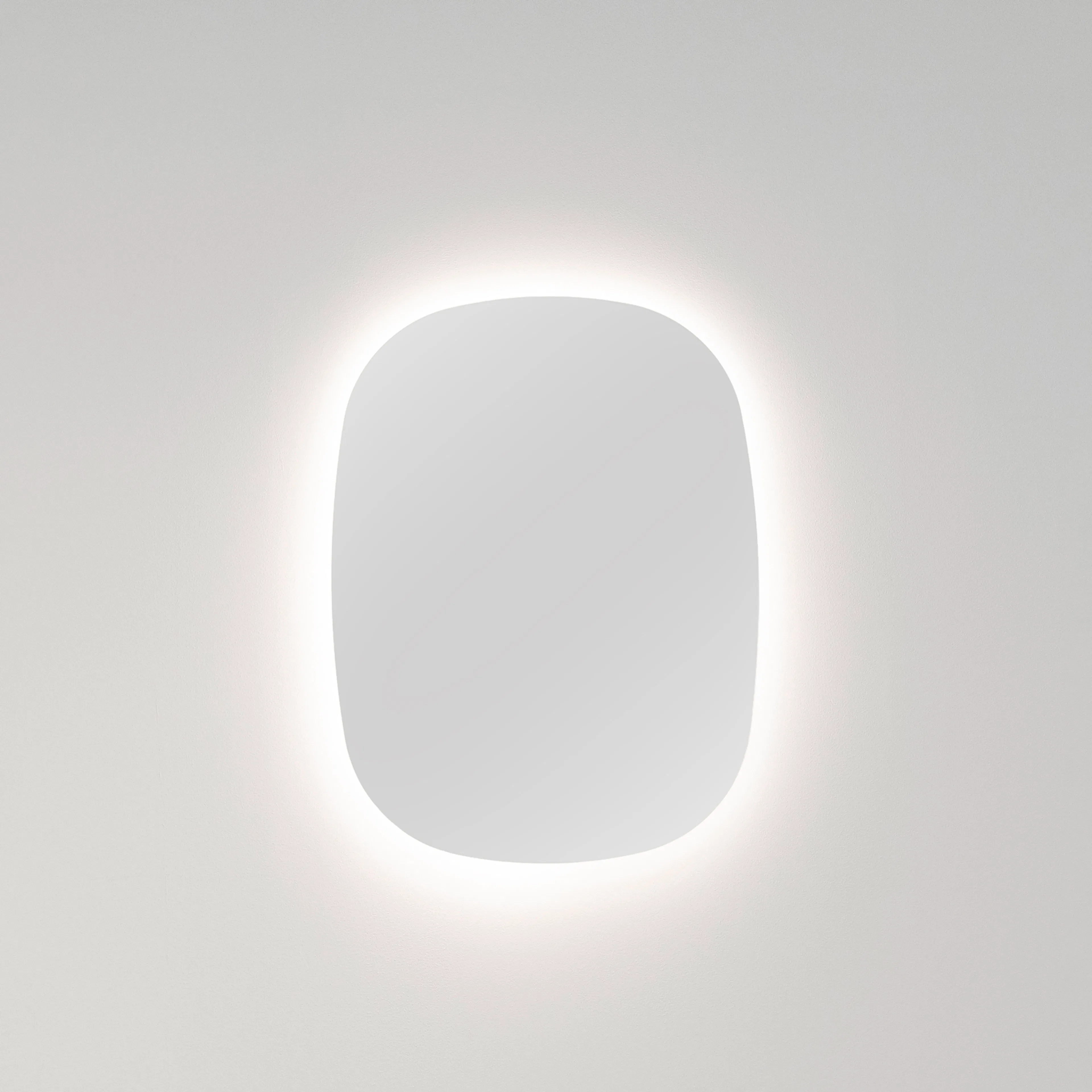 Badrumsspegel Macro Design Vega Oval Ambilight med Bakgrundsbelysning