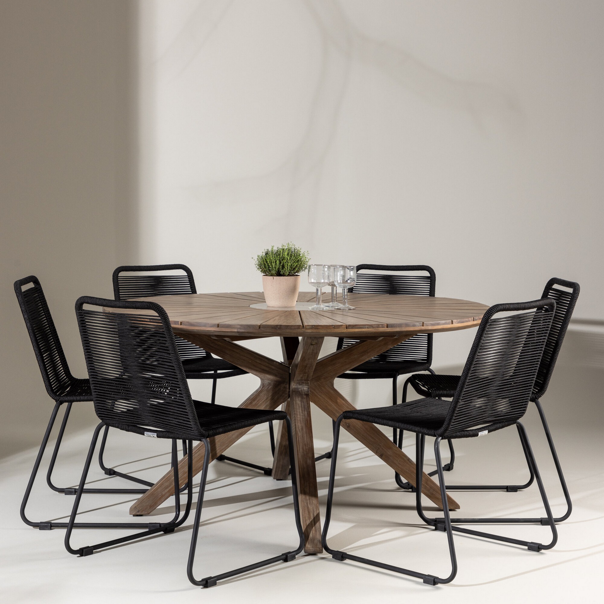 Hagegruppe Venture Home Rosario med 6 Lindos Stoler