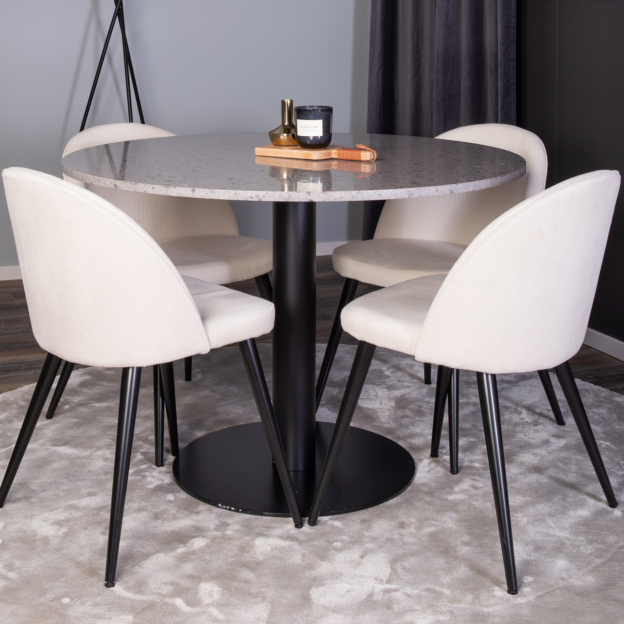 Spisegruppe Venture Home Roxanna med 4 Valentina Stoler Manchester