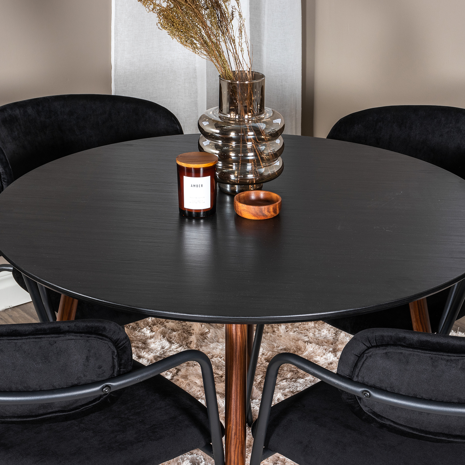 Spisegruppe Venture Home Plake med 4 Aris Karmstoler Rundt