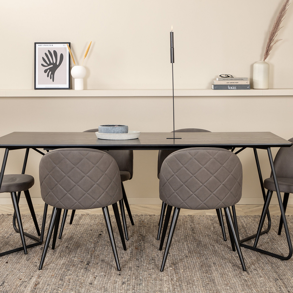 Spisegruppe Venture Home Annika Spisebord og Valentina Stitcthes Spisestol