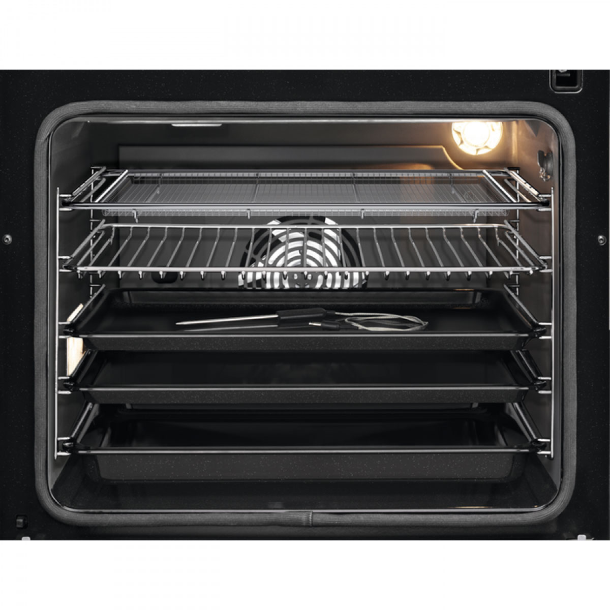 Induksjonsovn Electrolux LKI66440NK