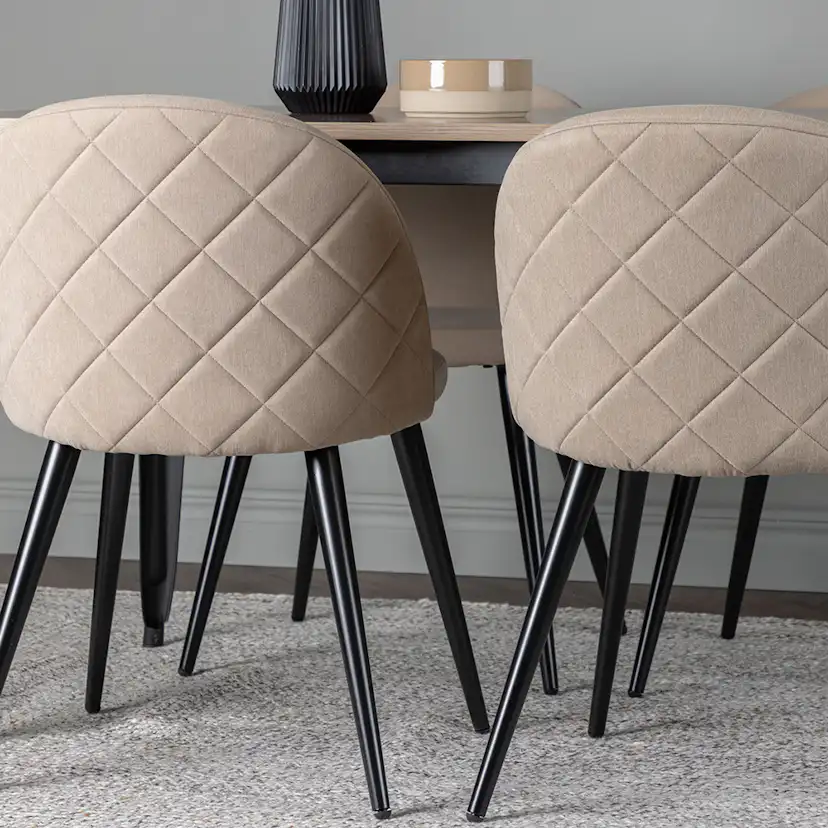 Spisegruppe Venture Home Tempe 140 cm med 4 Velvet Stoler