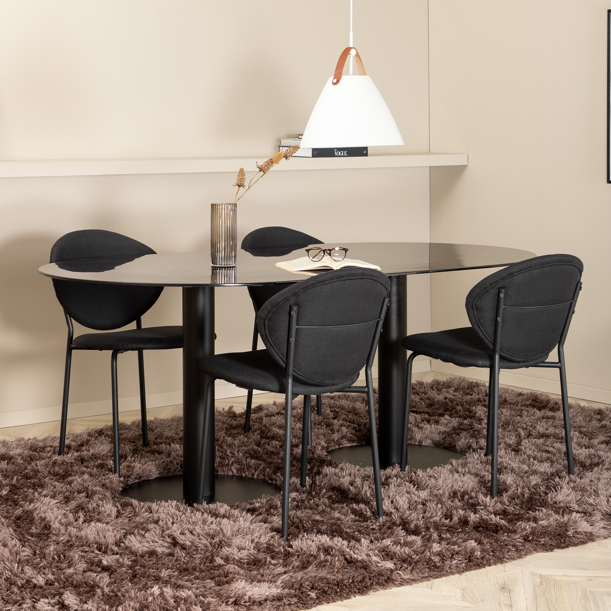 Spisegruppe Venture Home Oslo med 4 Valor Stoler