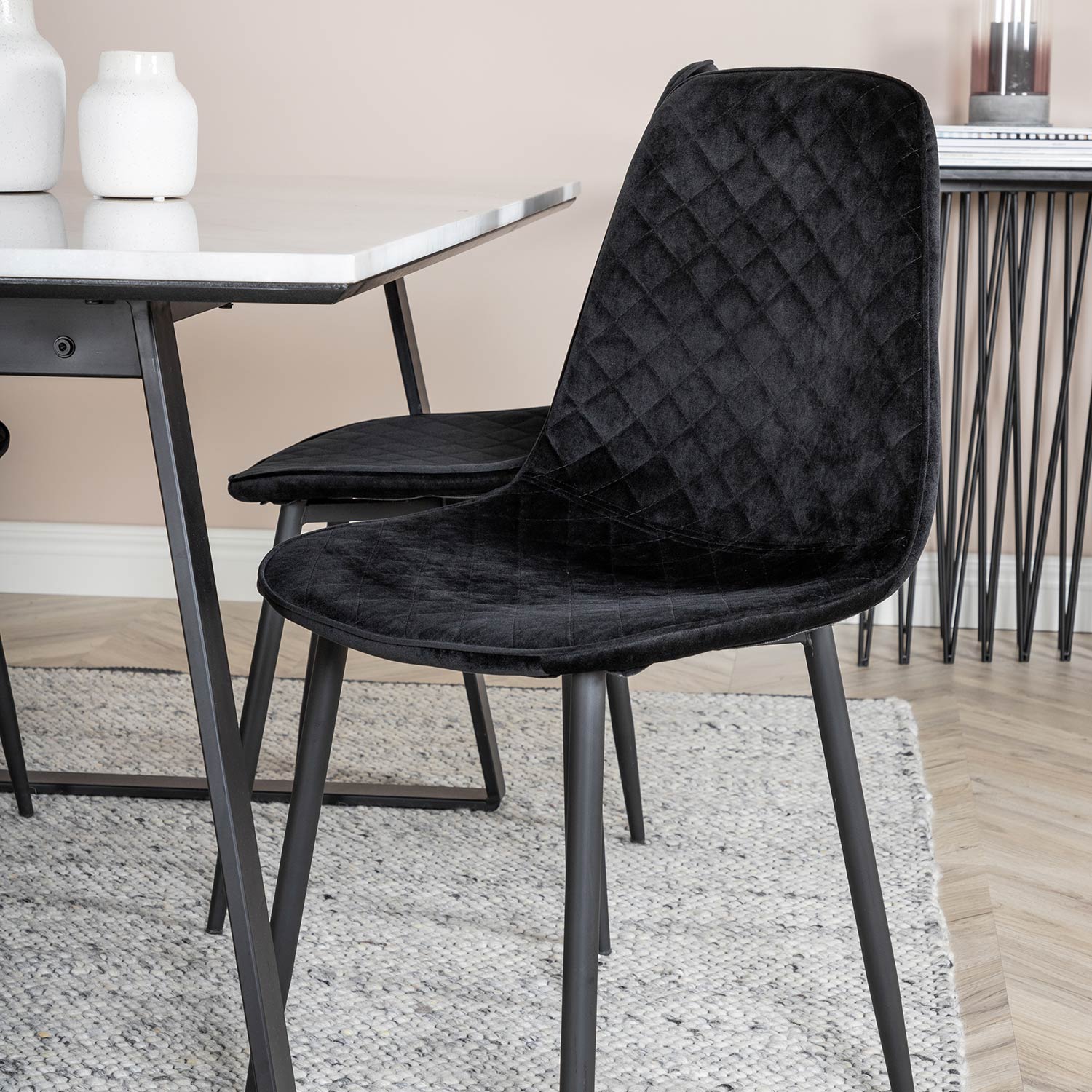 Spisegruppe Venture Home Estelle 140 med 4 Phoi Stoler