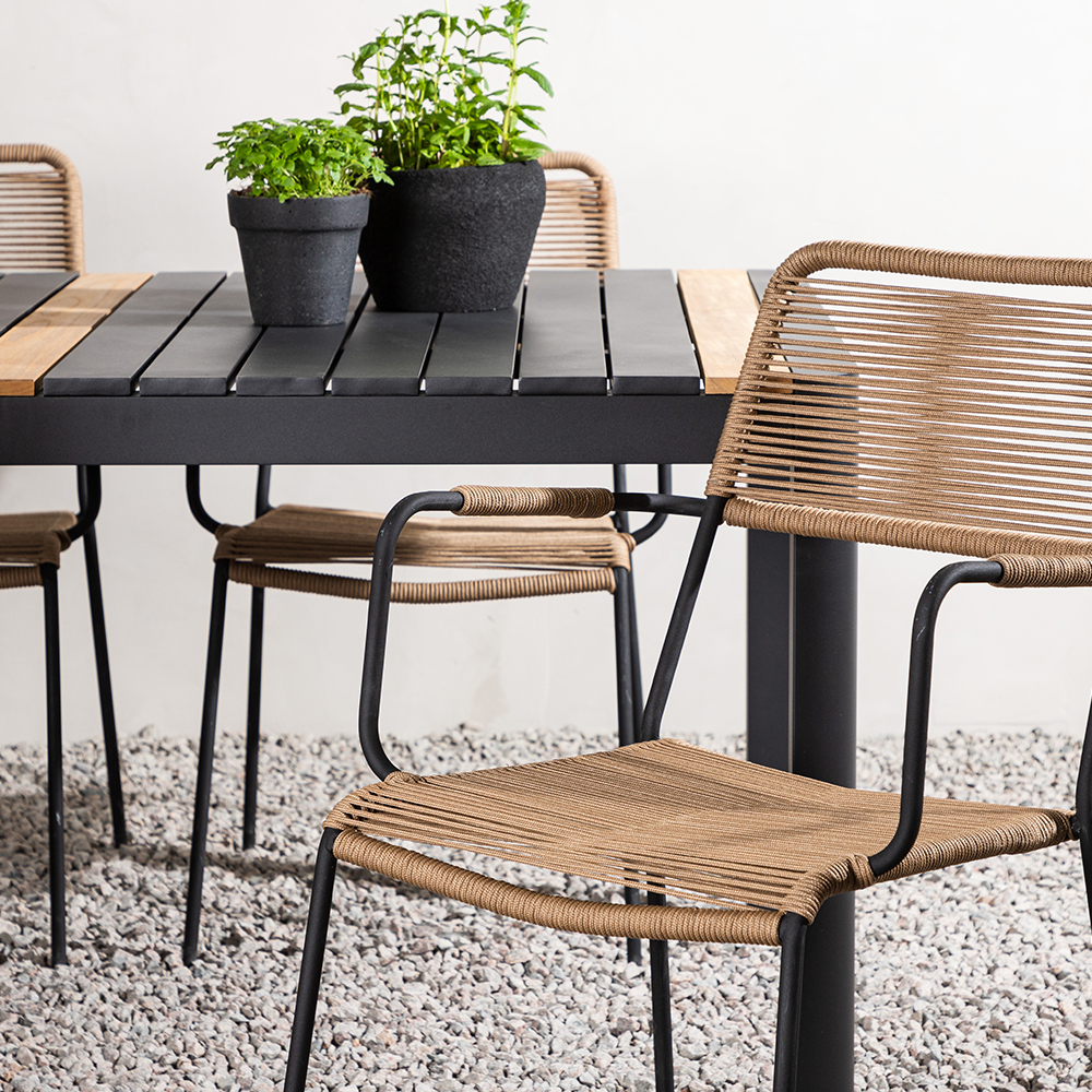 Spisegruppe Venture Home Togo 150x100 cm med 4 Lindos Stoler med Armstøtte