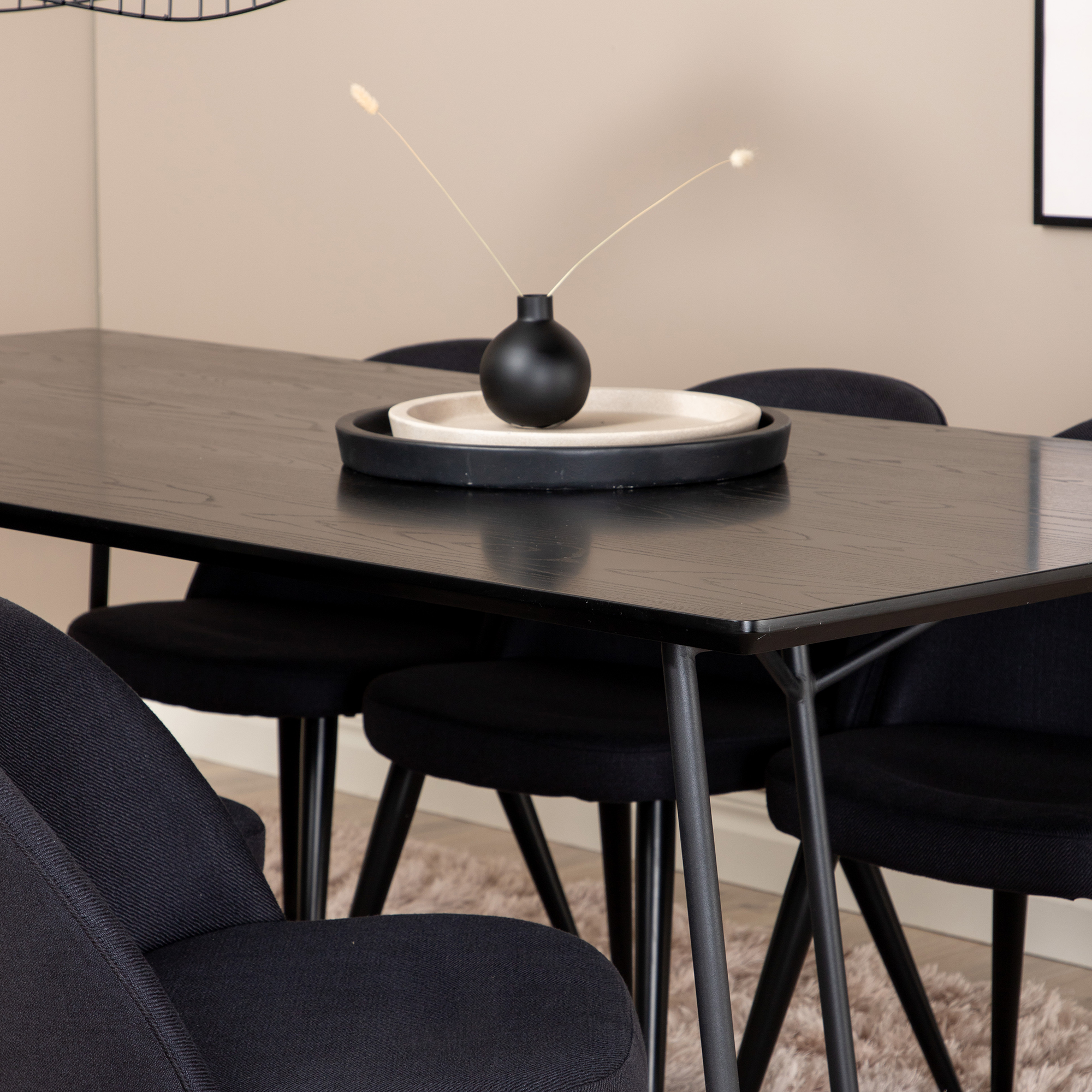 Spisegruppe Venture Home Annika Sort med 6 Valentina Stoler