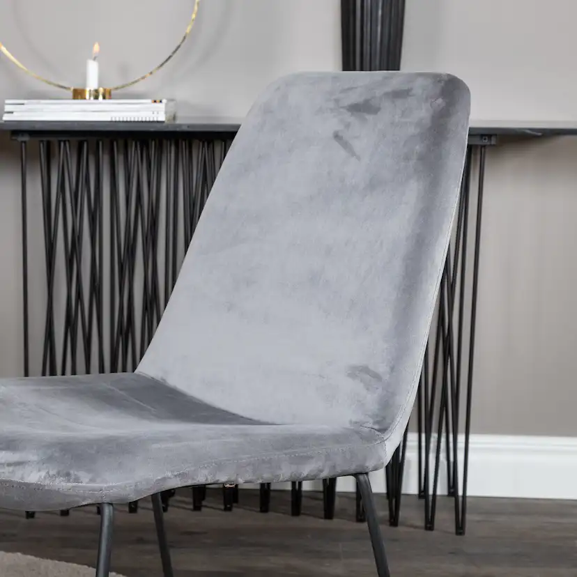 Spisegruppe Venture Home Estelle med 4 Muscot Stoler Fløyel