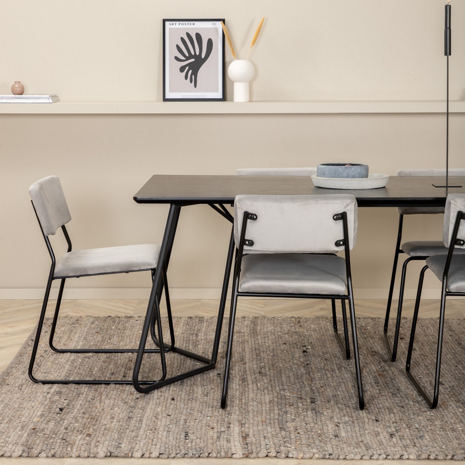 Spisegruppe Venture Home Annika Spisebord og Kungshamn Spisestol