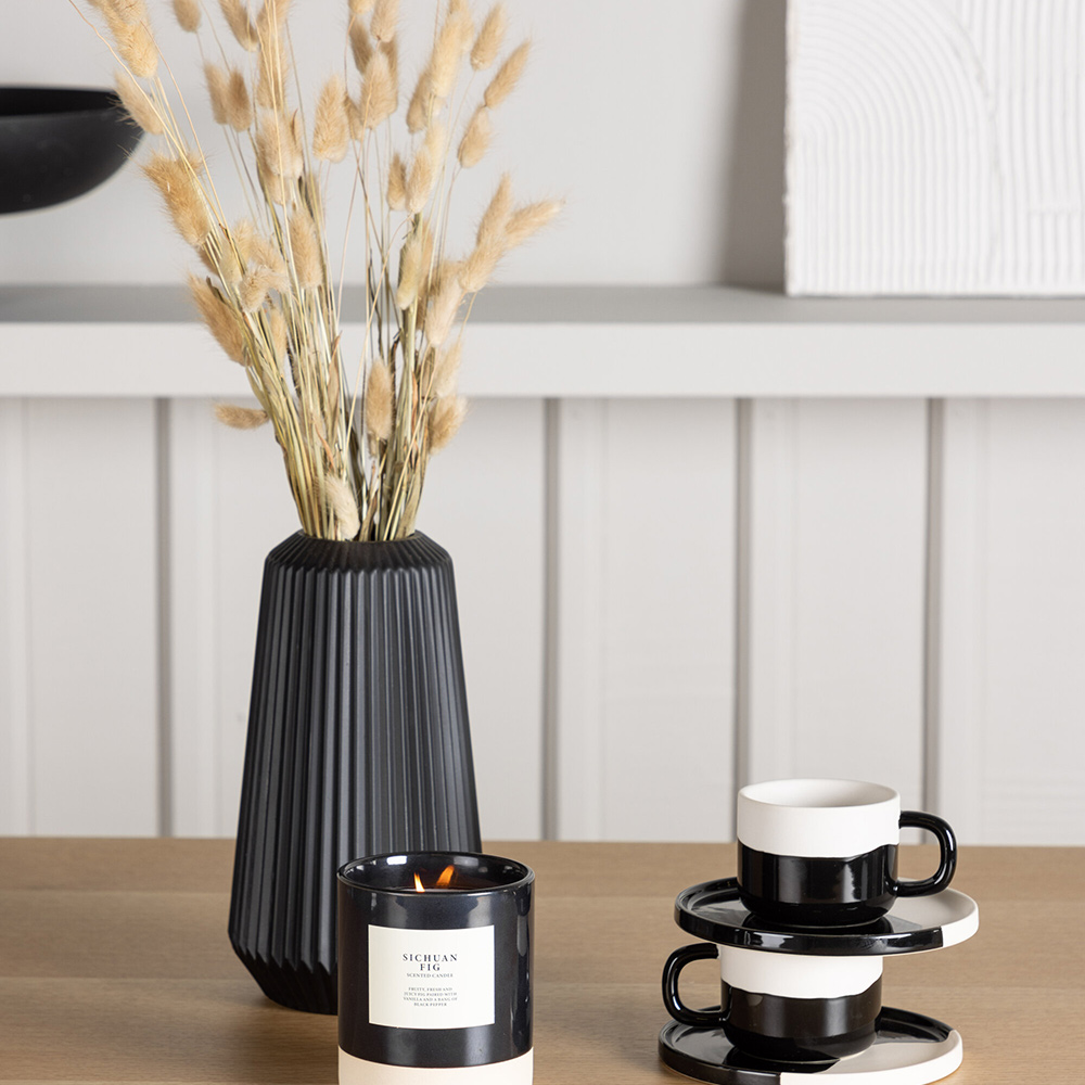 Spisegruppe Venture Home Leo med 4 Edvin Stoler