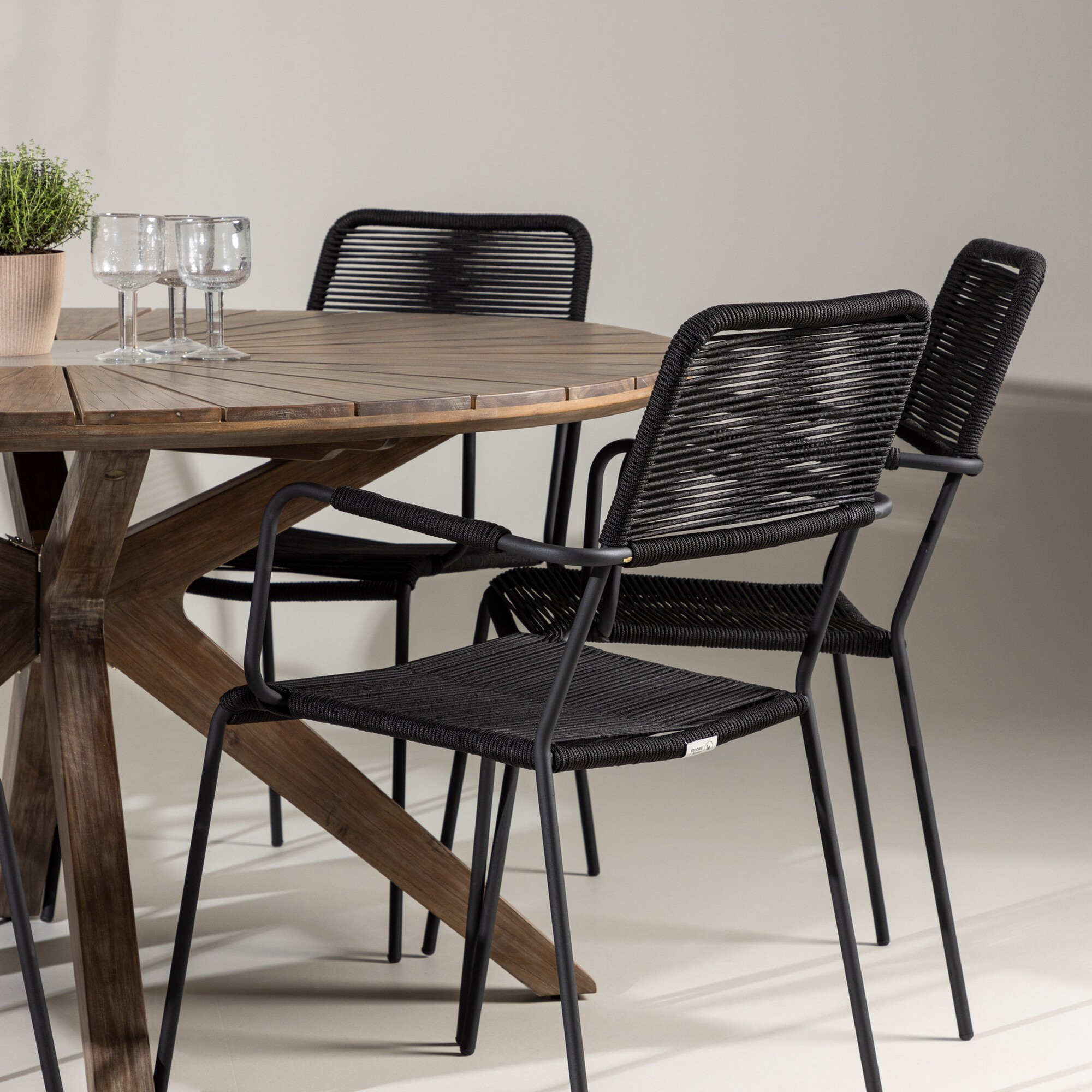 Hagegruppe Venture Home Rosario med 6 Lindos Lenestoler