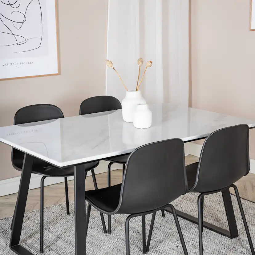 Spisegruppe Venture Home Estelle 140 med 4 Ardi Stoler