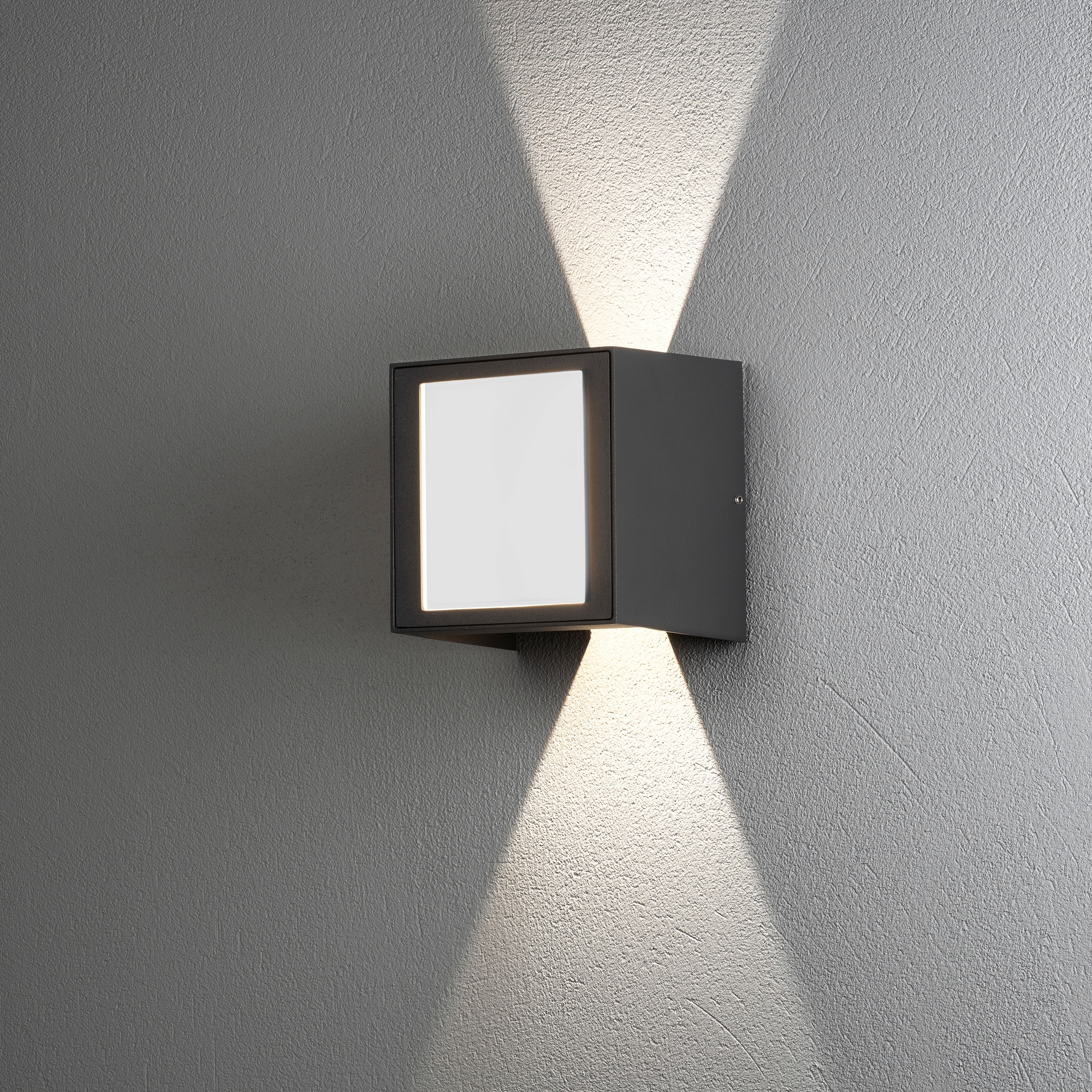 Vegglampe Gnosjö Konstsmide Cremona Opp/Ned/Frem 3X3W High Power LED