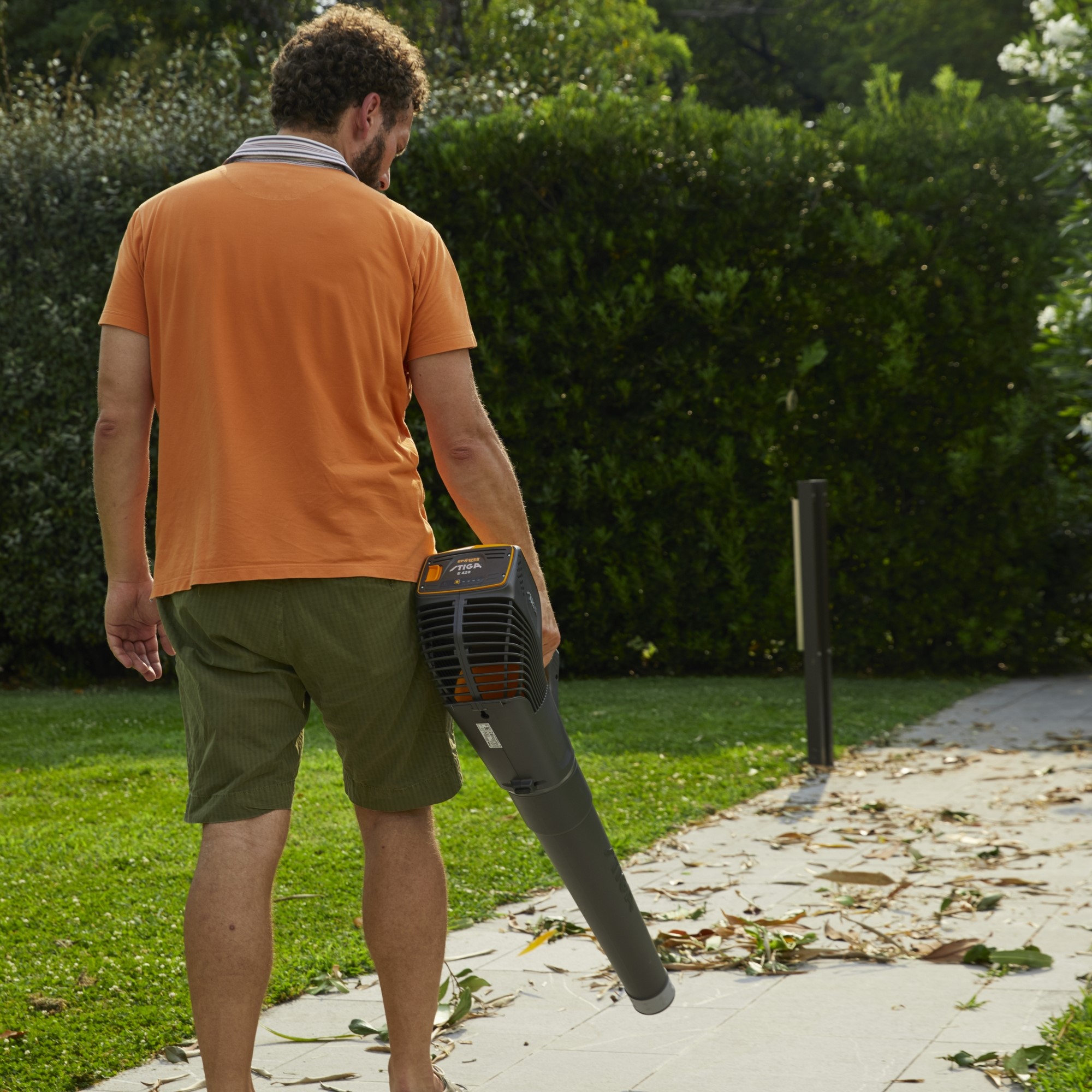 Løvblåser Stiga BL 500e med Batteri og Lader
