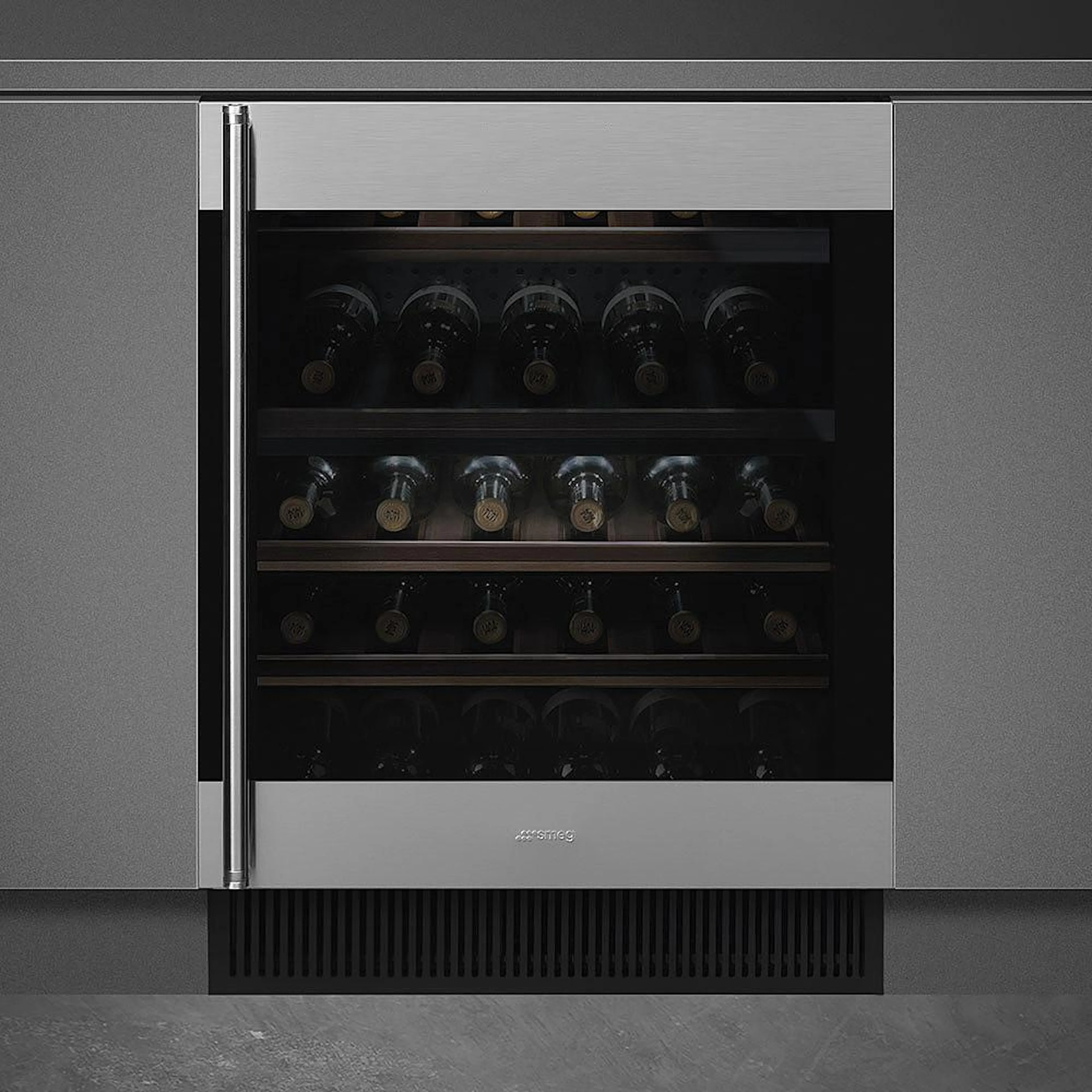 Vinskap Smeg Classic CVI338 Integrert