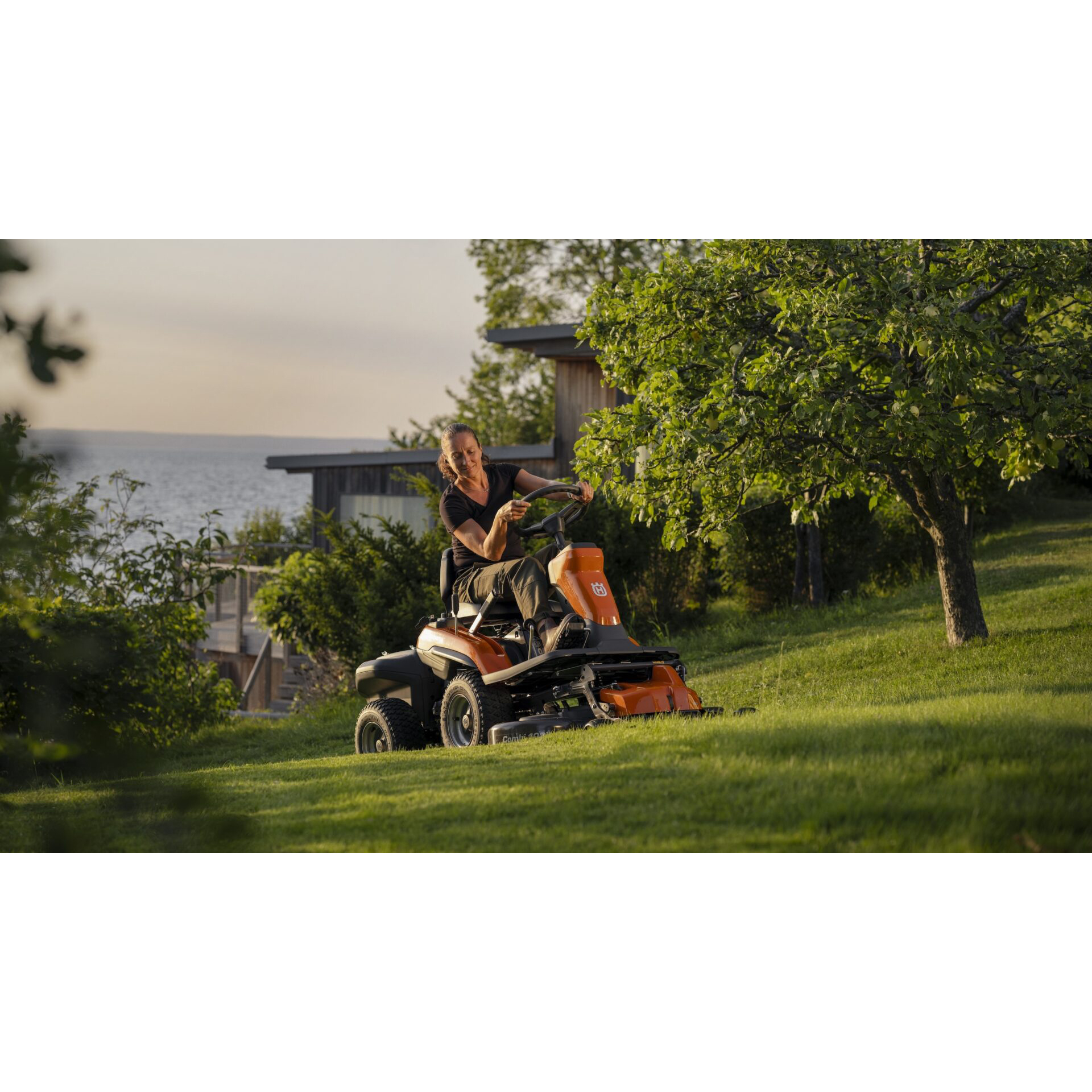 Traktorklipper Husqvarna R 200iX AWD