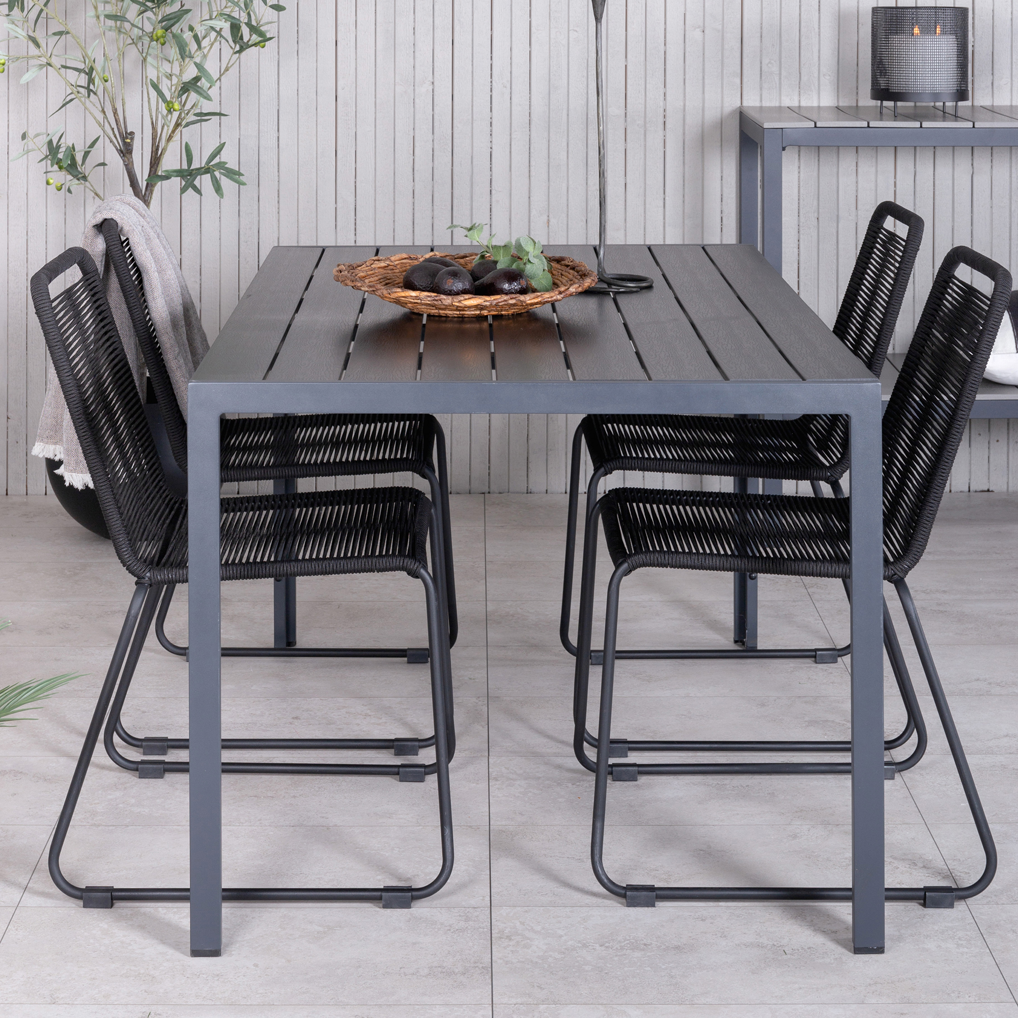 Spisegruppe Venture Home Bundy med 4 Levi Stoler