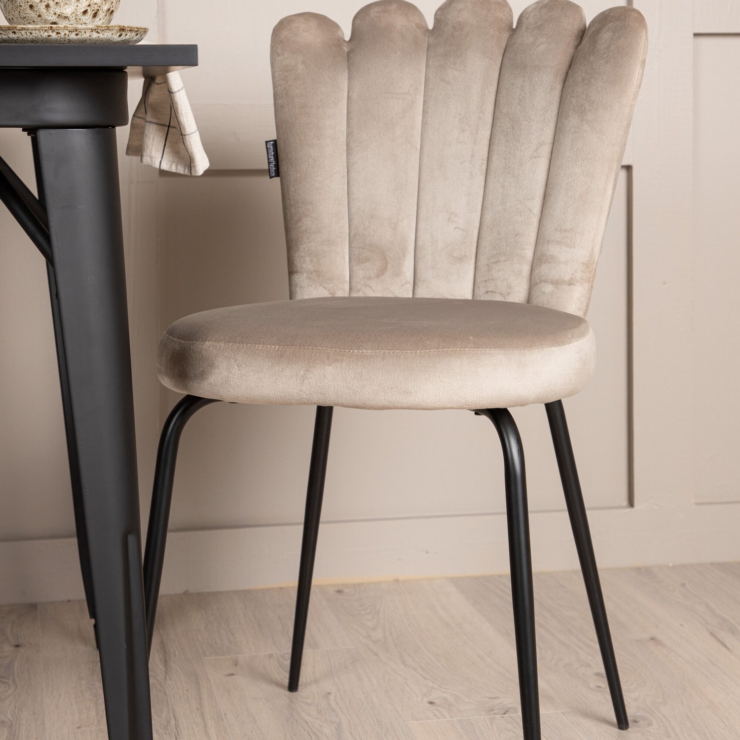Spisegruppe Venture Home Tempe med 2 Limhamn Light Stoler