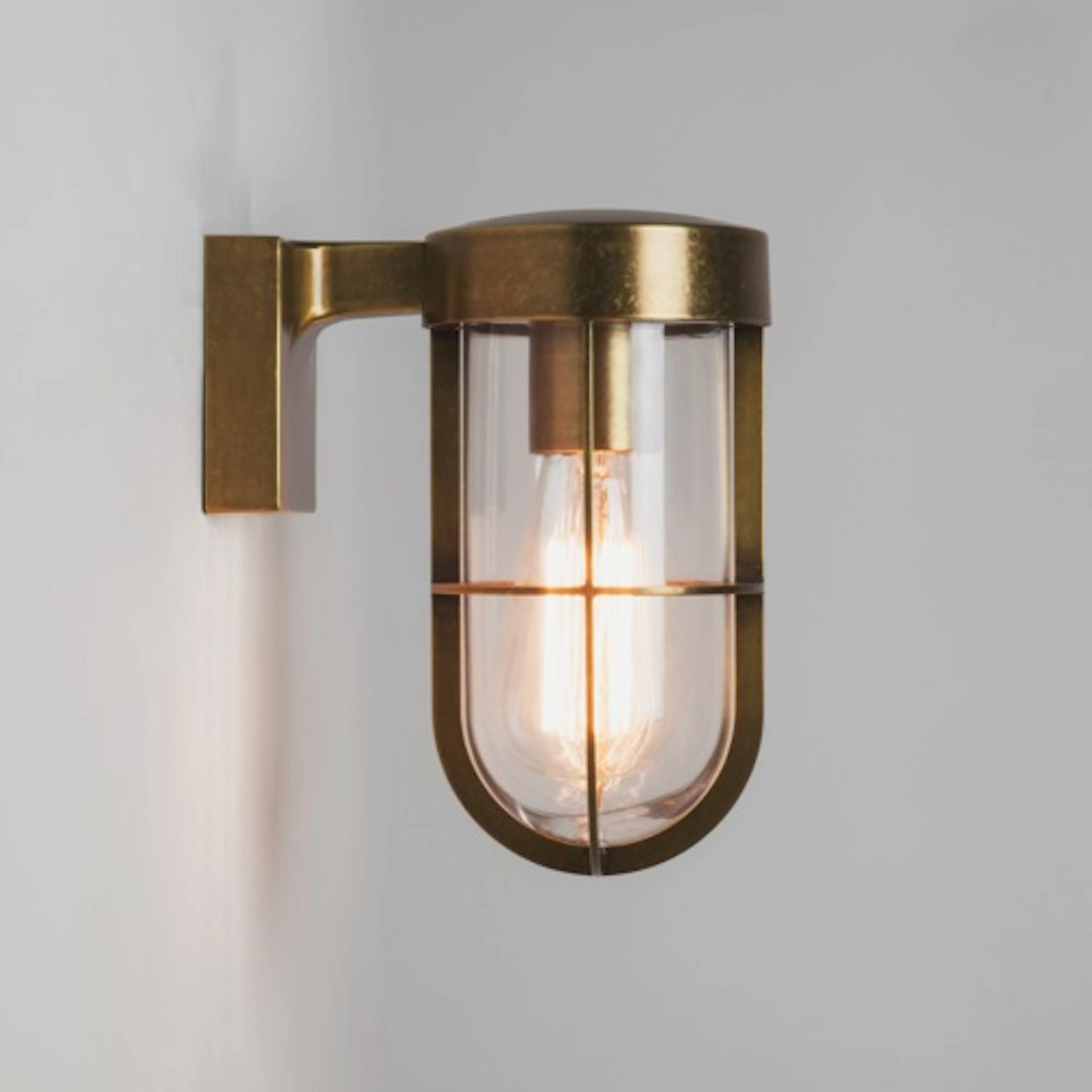 Vegglampe Astro Cabin