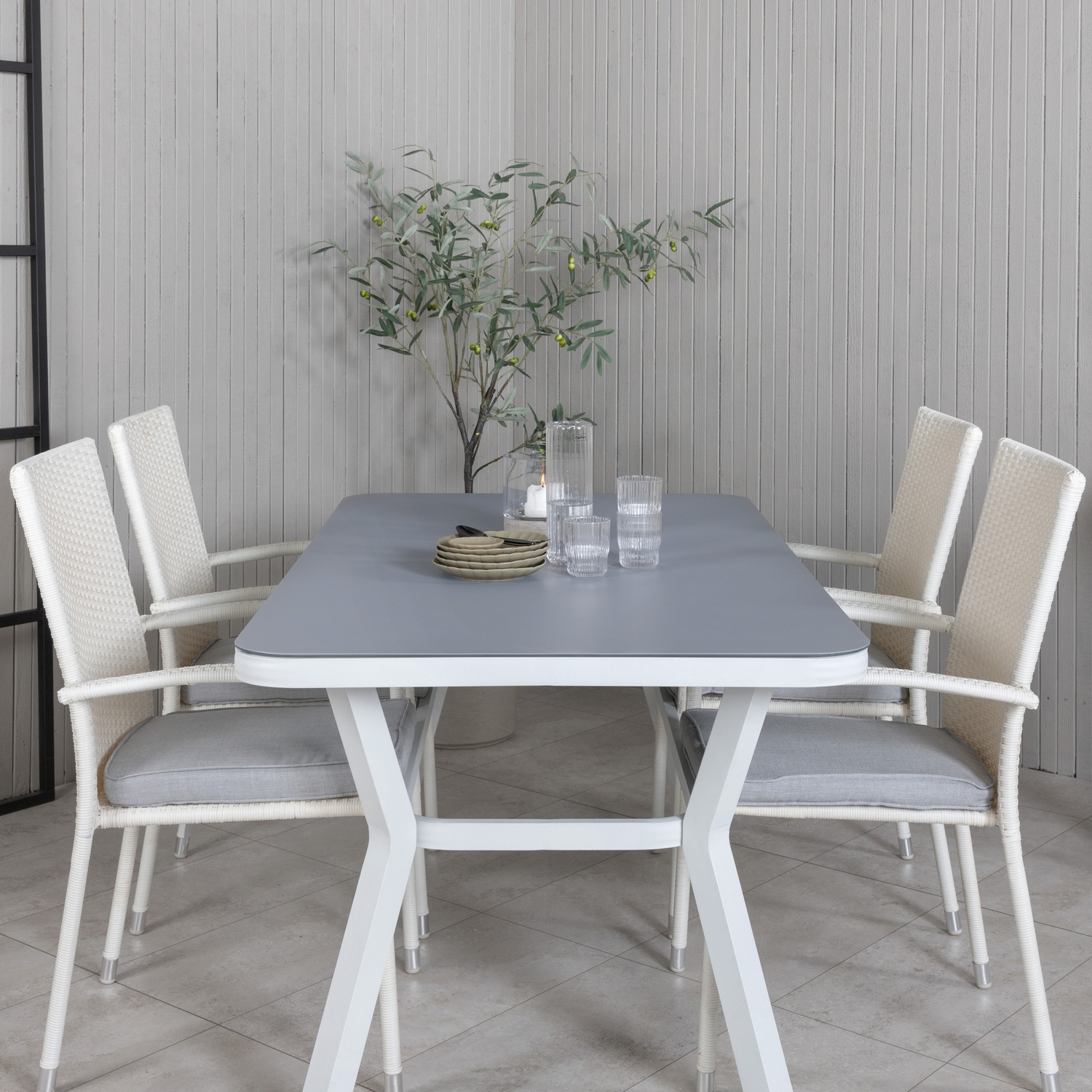 Spisegruppe Venture Home Vyn med 4 Hanna Spisestoler