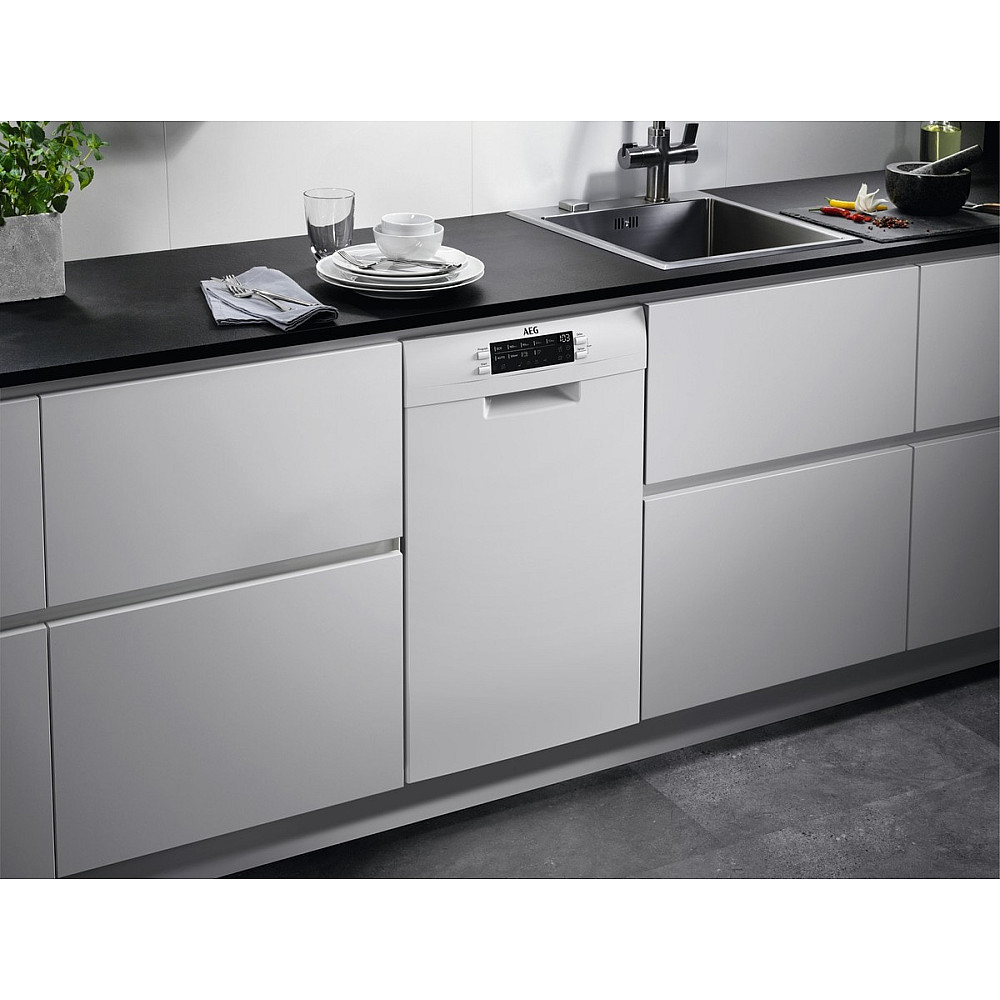Integrert Oppvaskmaskin AEG FFB62407ZW 45 cm med SatelliteClean® og ExtraHygiene