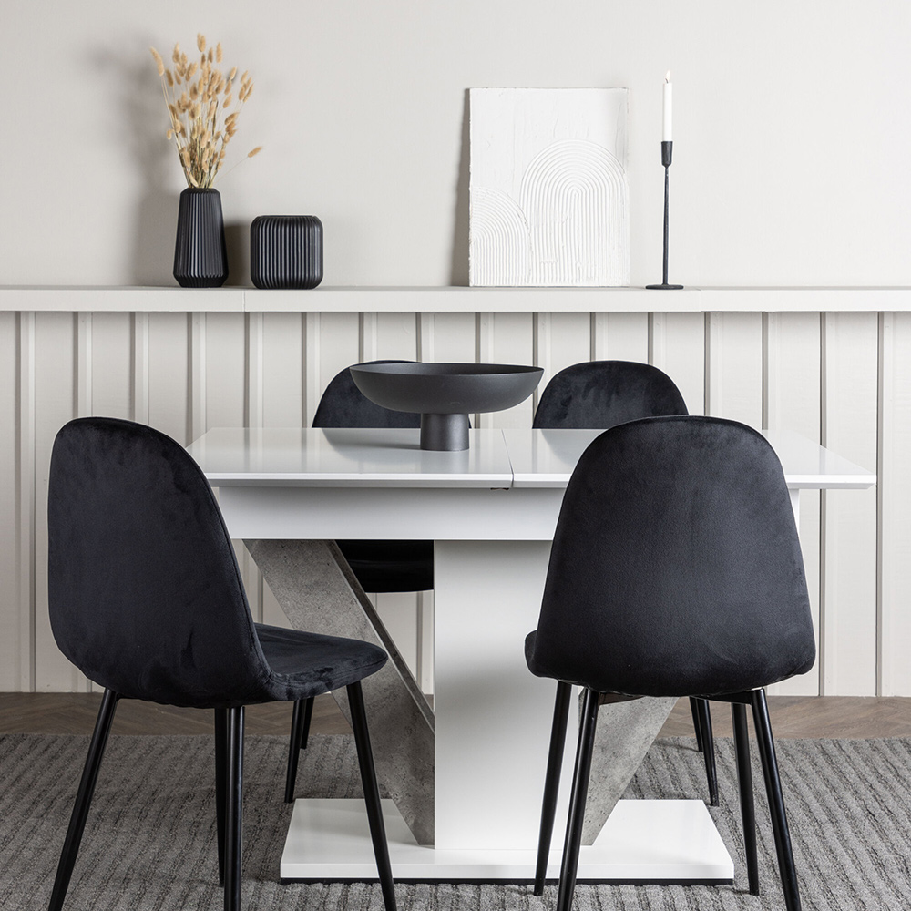 Spisegruppe Venture Home Disa med 4 Polar Fløyel Stoler