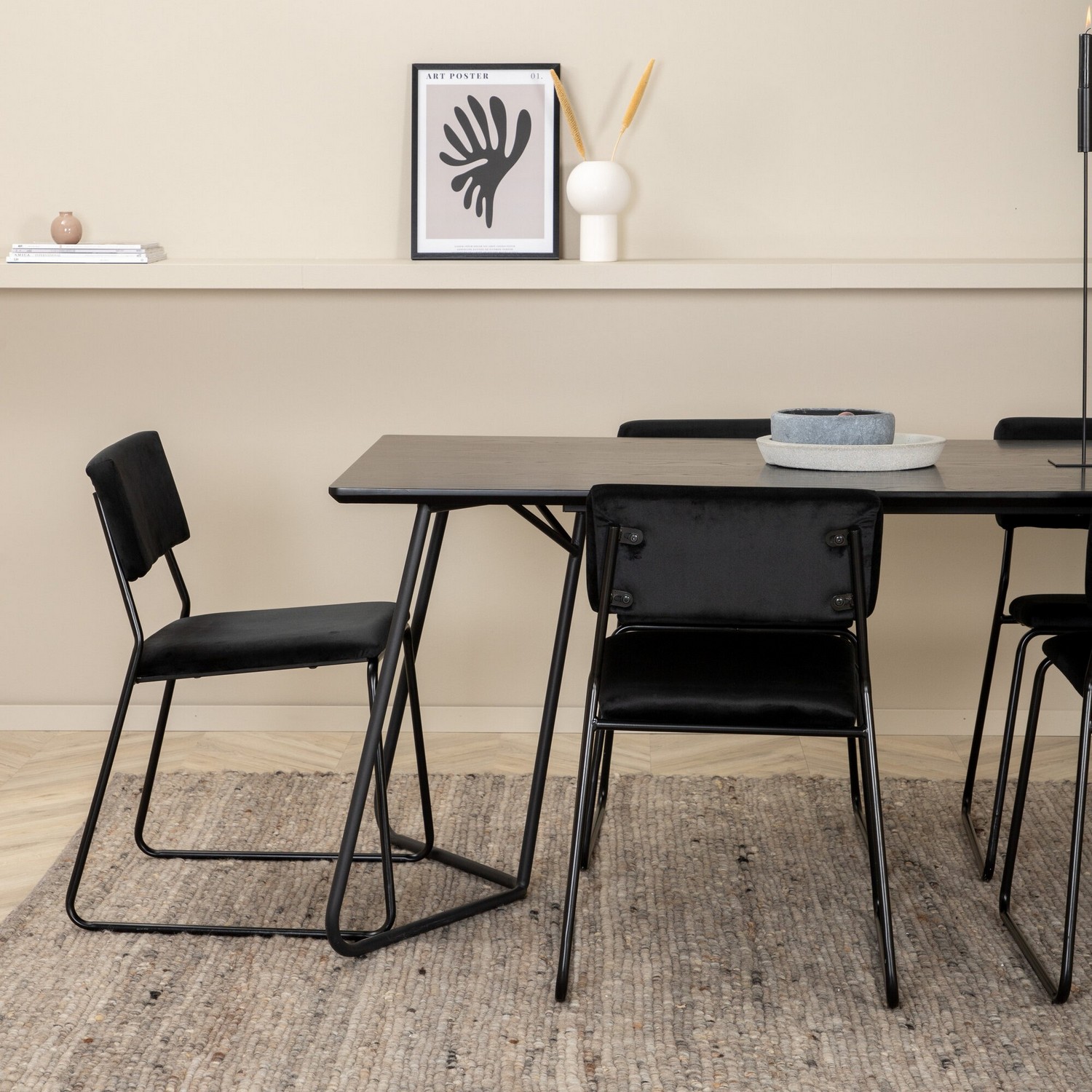 Spisegruppe Venture Home Annika med 6 Kungshamn Stoler Fløyel