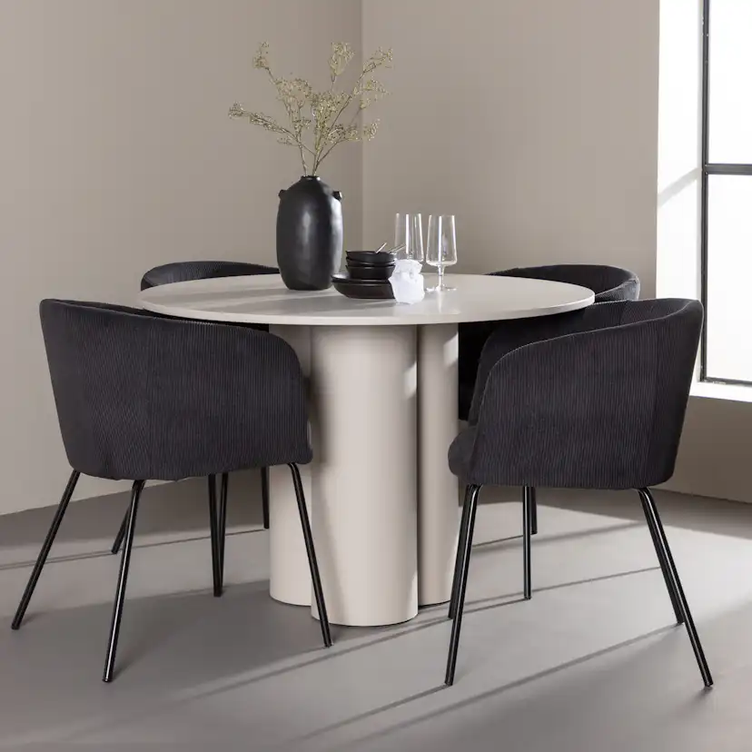 Spisegruppe Venture Home Olivia Ø110 med 4 stk Berit Stoler