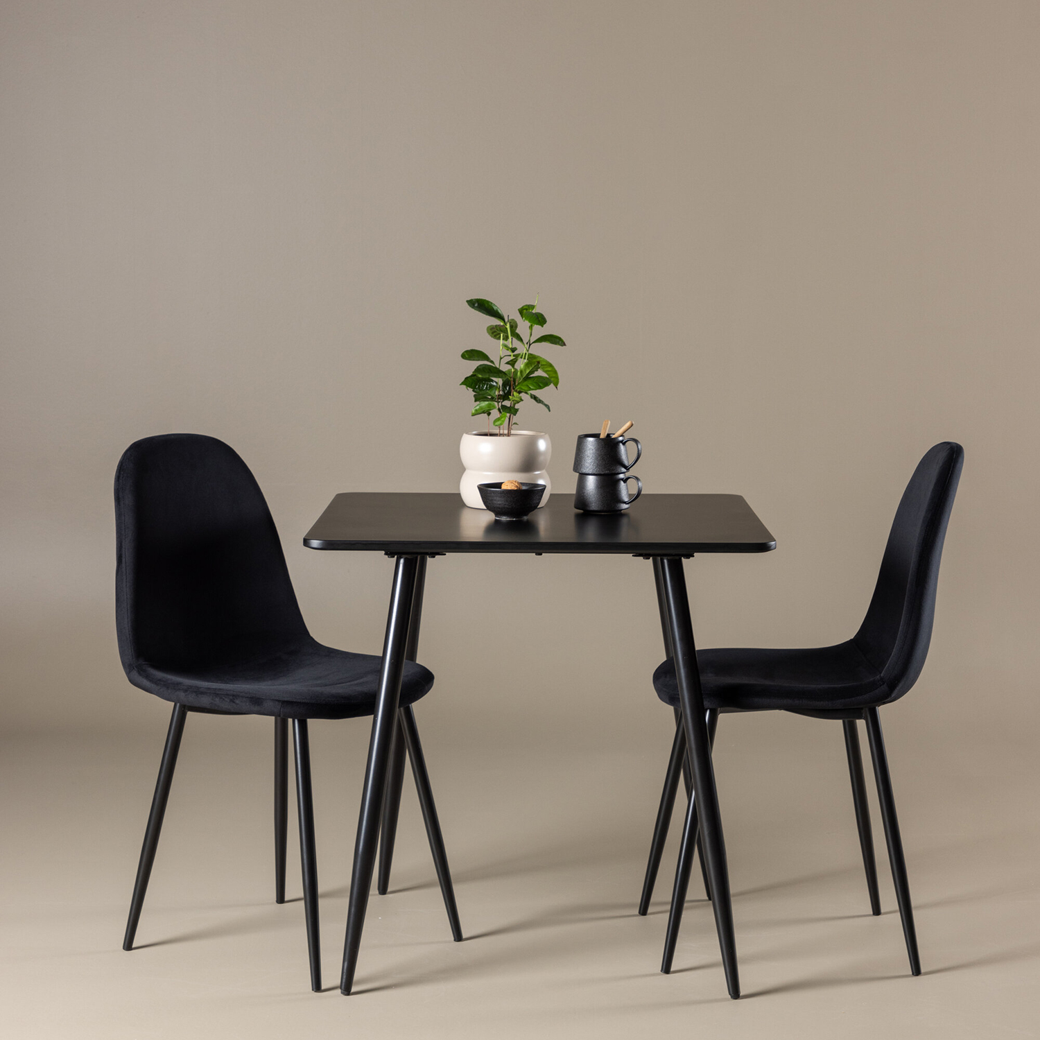 Spisegruppe Venture Home Polar 75 med 2 stk Polar Stoler Fløyel