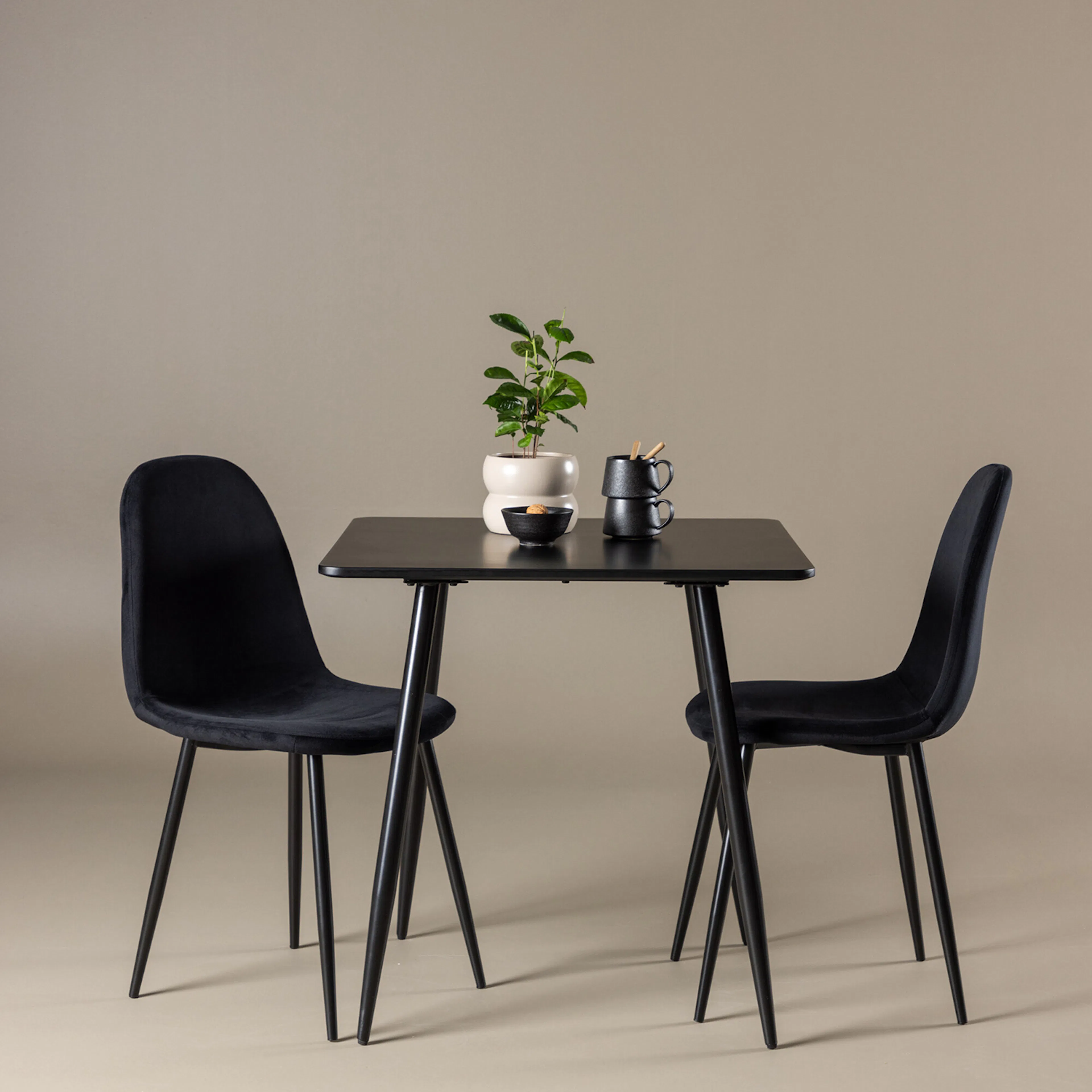 Spisegruppe Venture Home Polar 75 med 2 stk Polar Stoler Fløyel