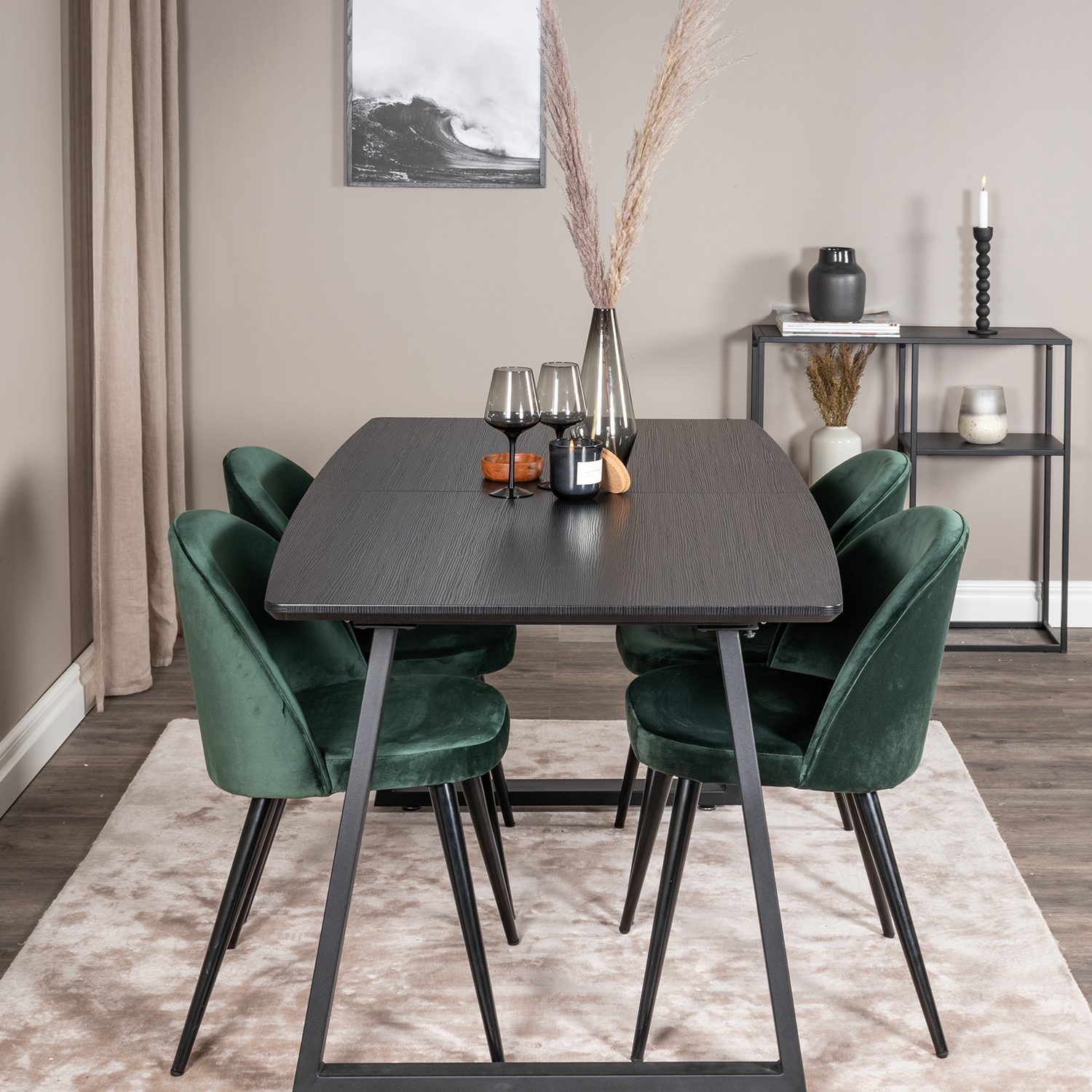 Spisegruppe Venture Home Ina med 4 Valentina Stoler Fløyel