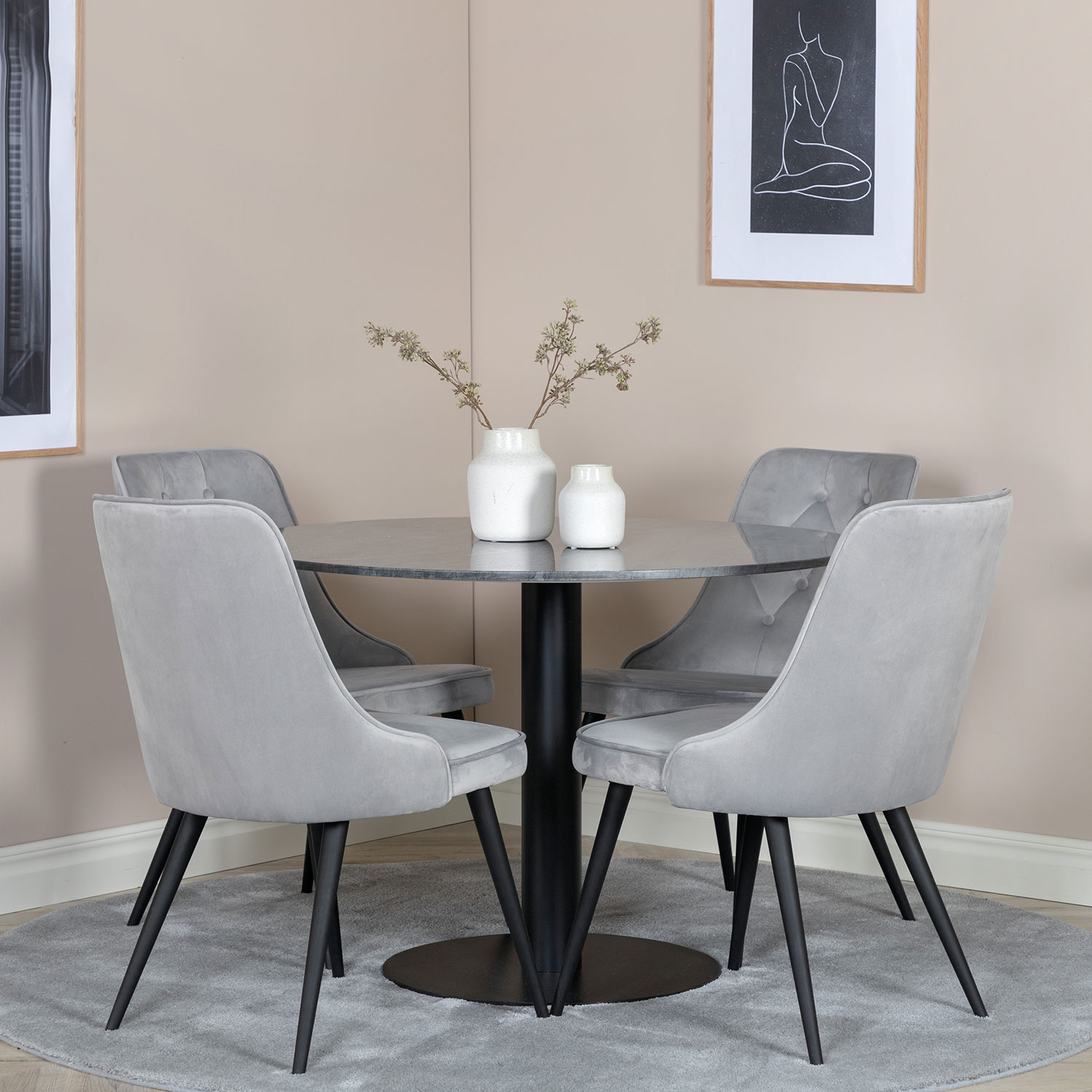 Spisegruppe Venture Home Estelle Ø106 med 4 Velvet Deluxe Stoler