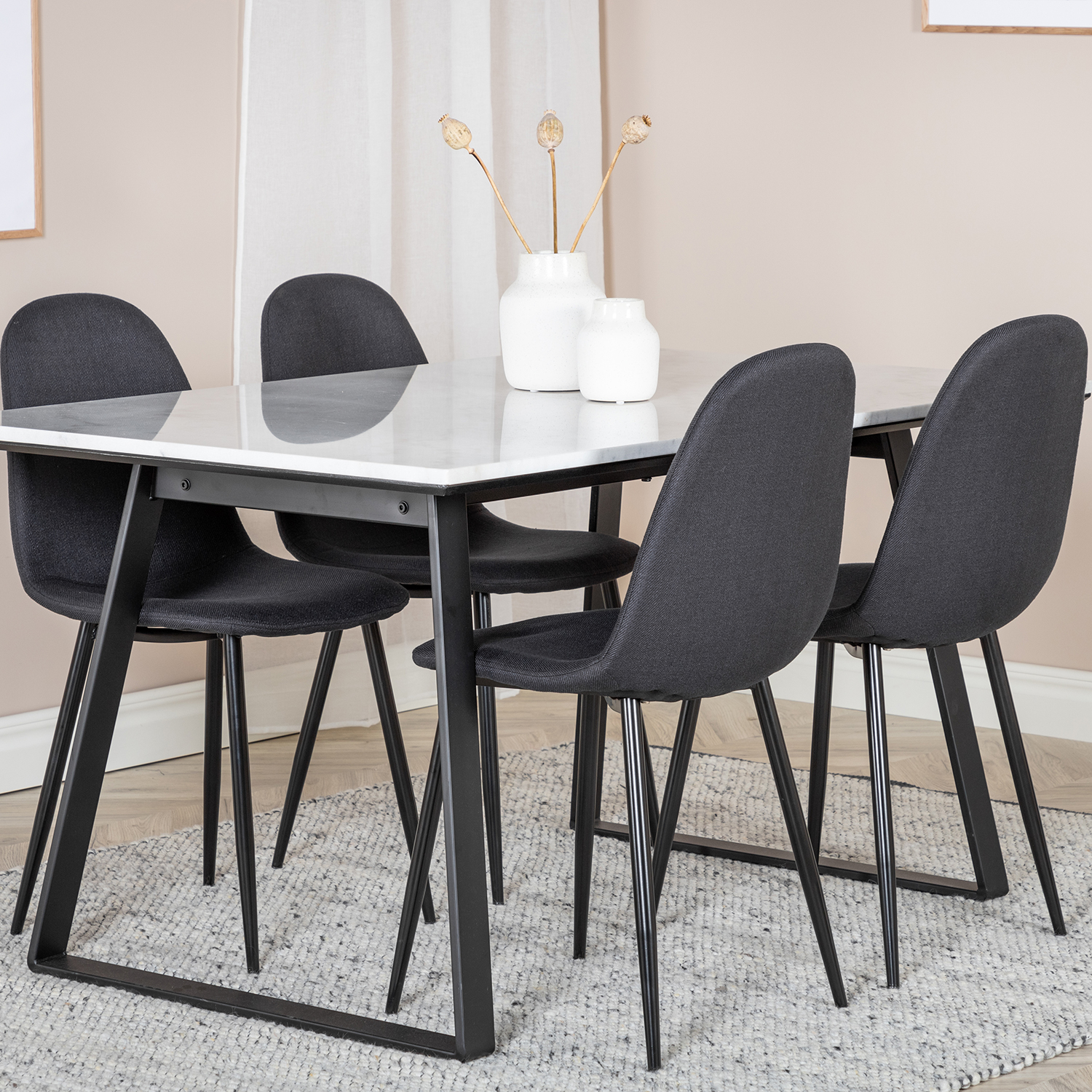 Spisegruppe Venture Home Estelle 140 med 4 Pobbie Stoler Polyester