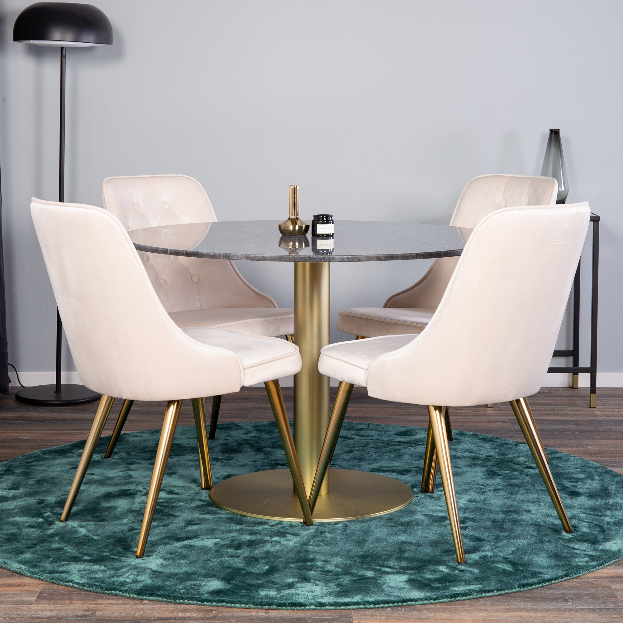 Spisegruppe Venture Home Estelle med 4 Vera Stoler Fløyel