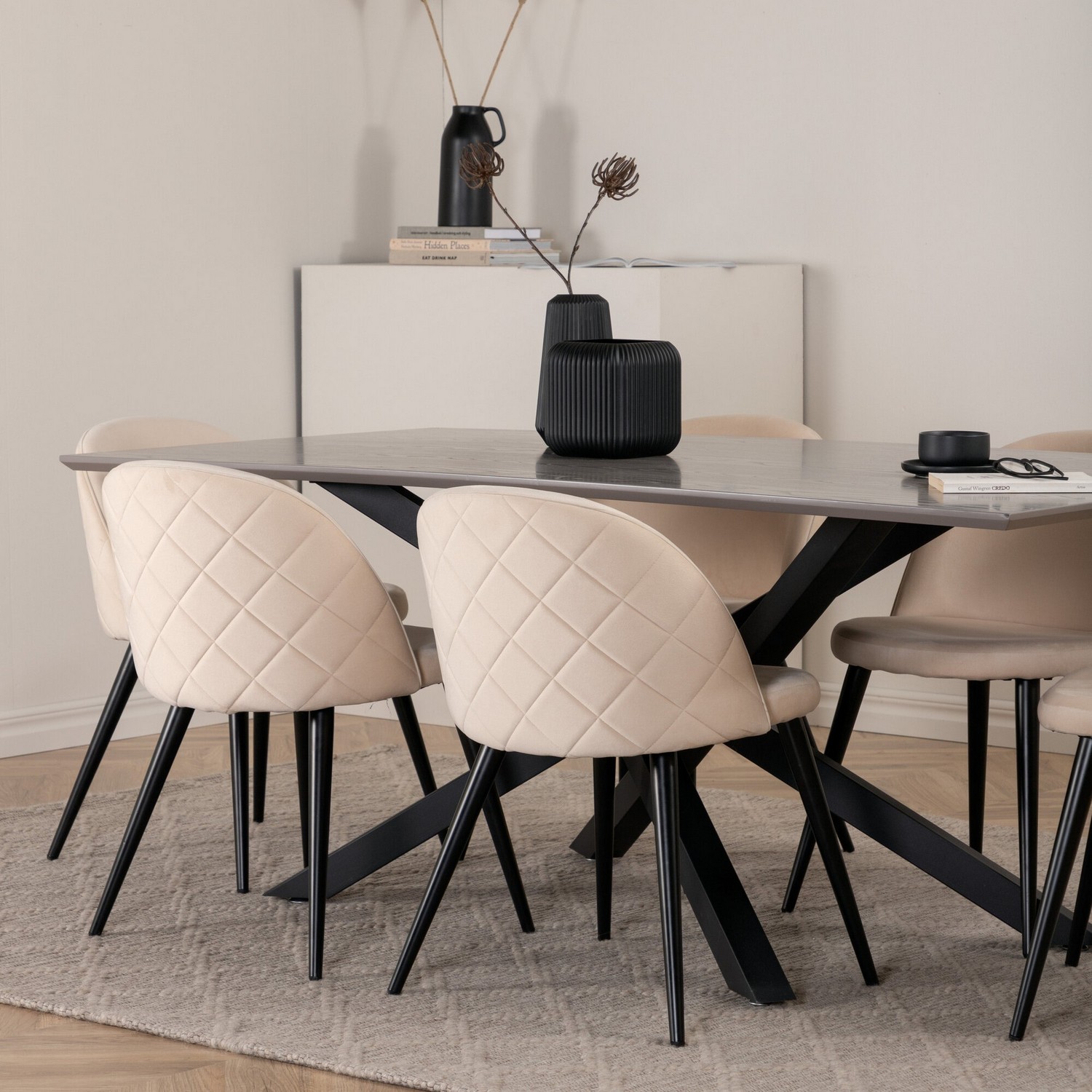 Spisegruppe Venture Home med Piata Spisebord og 6 Valentina Stitcthes Spisestoler