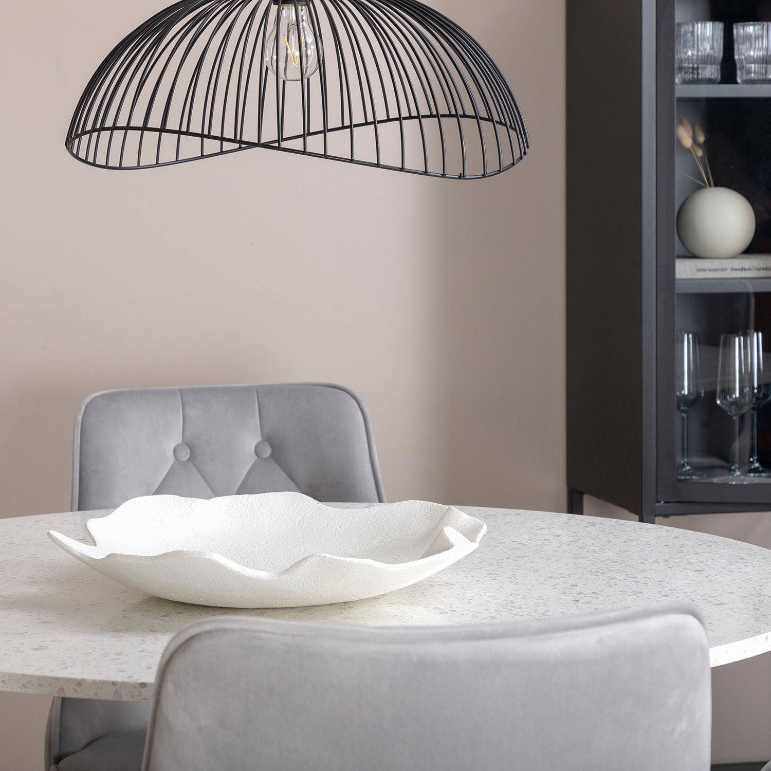 Spisegruppe Venture Home Razzia med 4 Velvet Deluxe Stoler