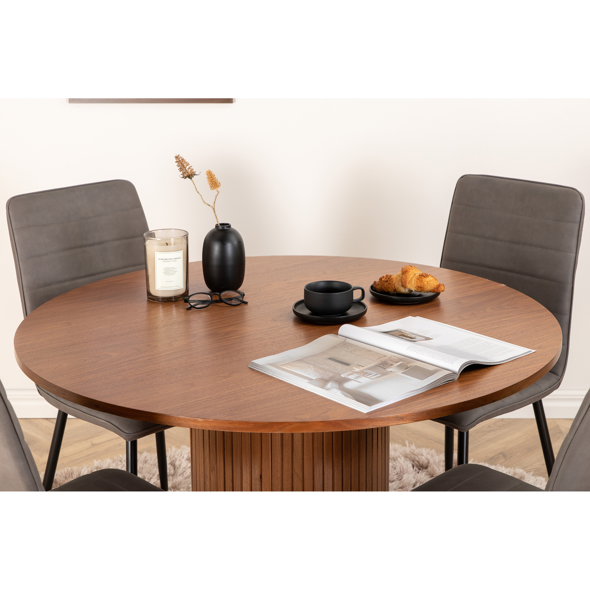 Spisegruppe Venture Home med Bianca Spisebord og 4 Walerina Spisestoler