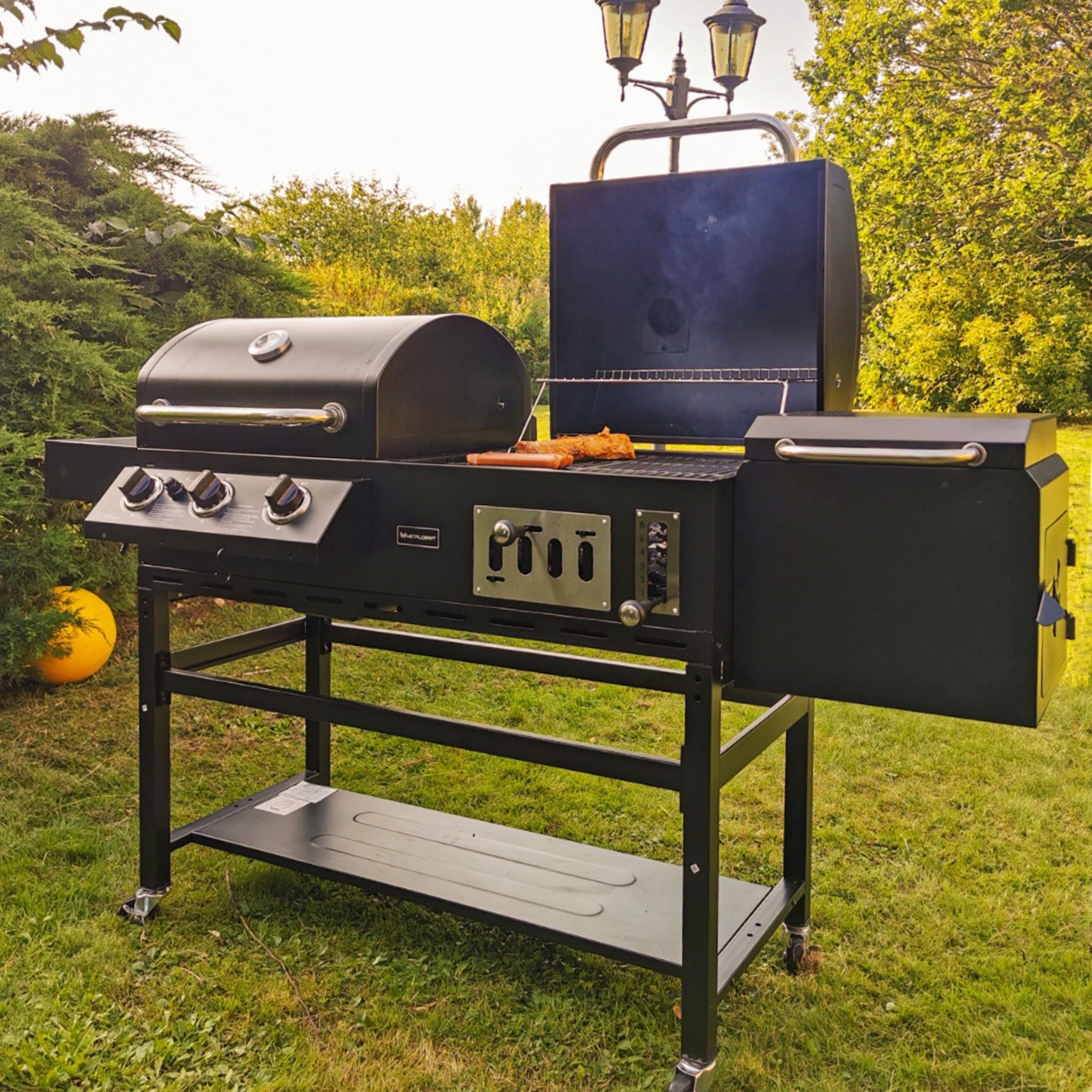 Gass/Kullgrill Metalcraft Cleveland med Røyk